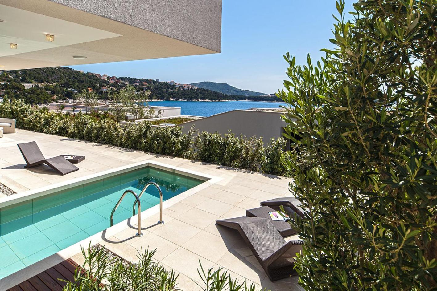 Golden Rays Luxury Villas & Apartments
