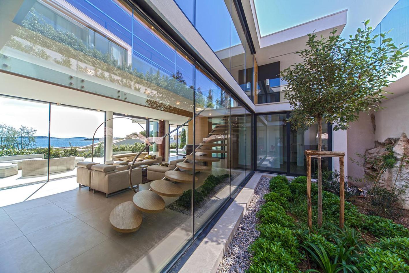 Golden Rays Luxury Villas & Apartments