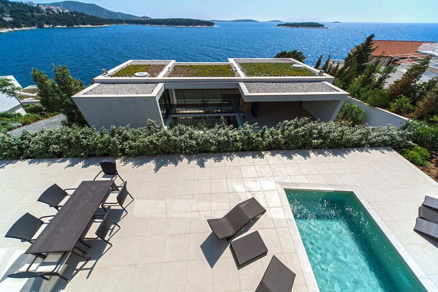 Golden Rays Luxury Villas & Apartments