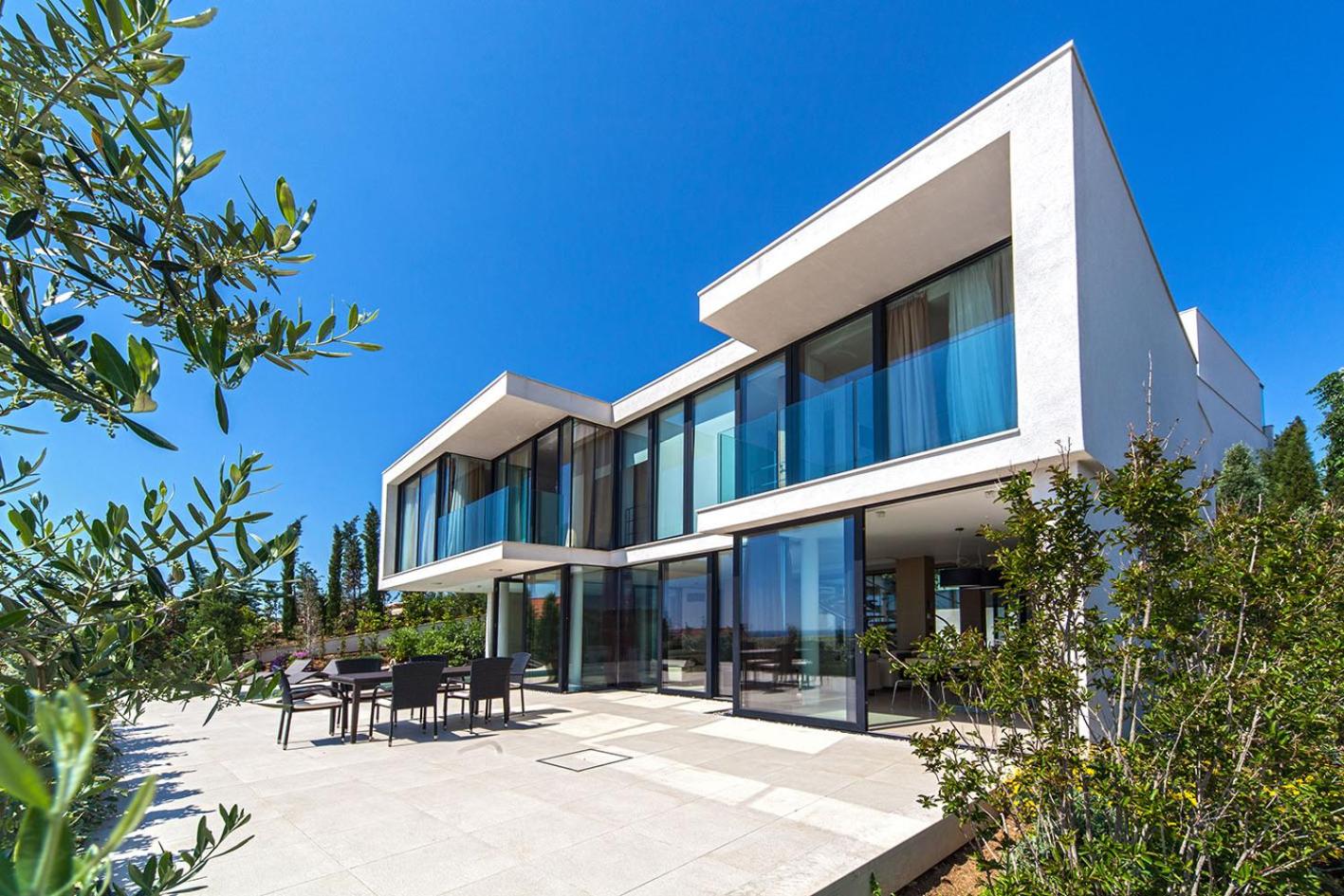 Golden Rays Luxury Villas & Apartments
