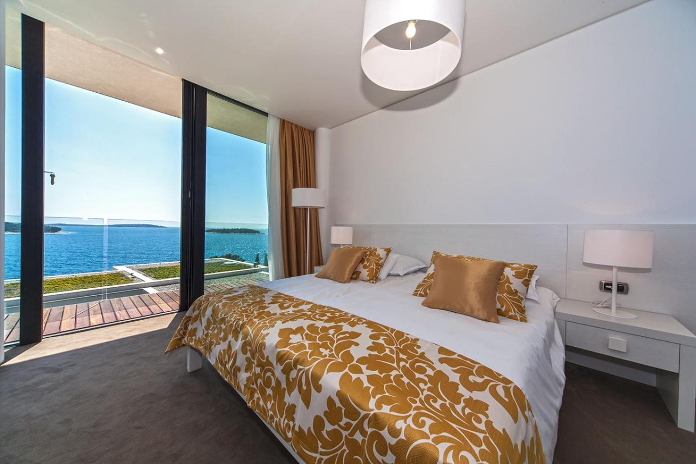 Golden Rays Luxury Villas & Apartments