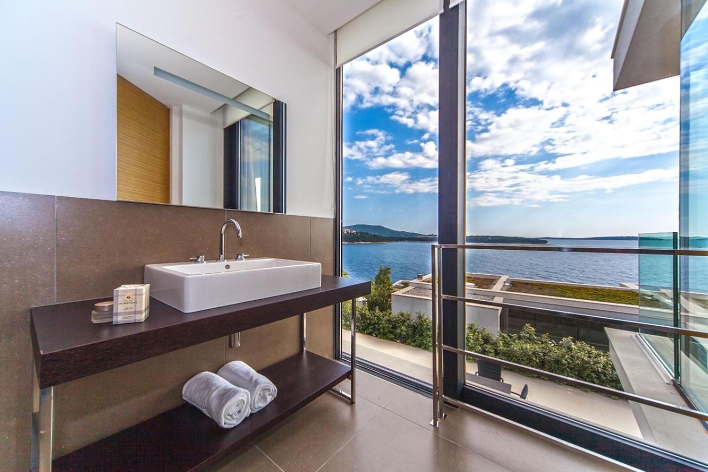 Golden Rays Luxury Villas & Apartments