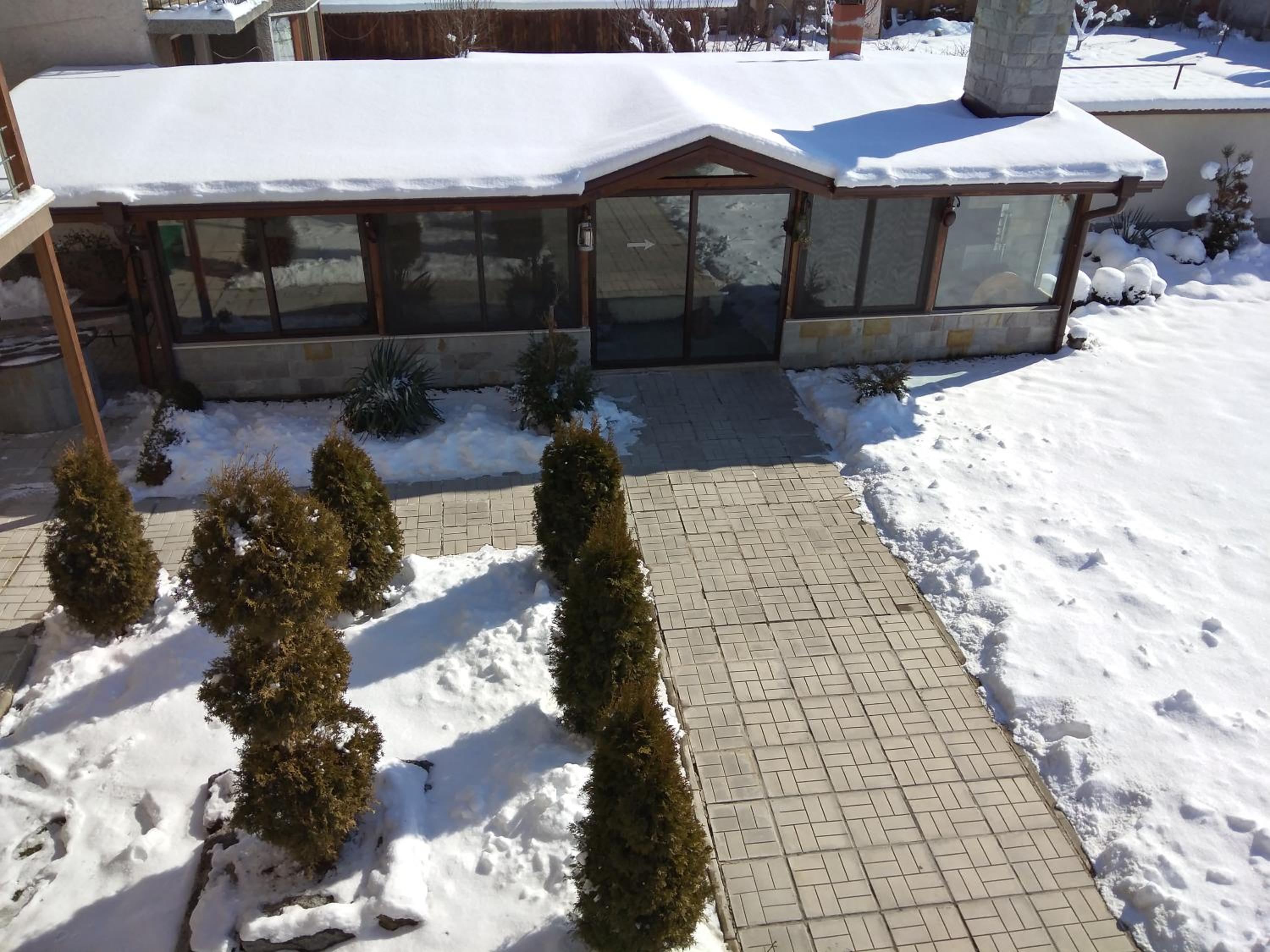 Photo 10