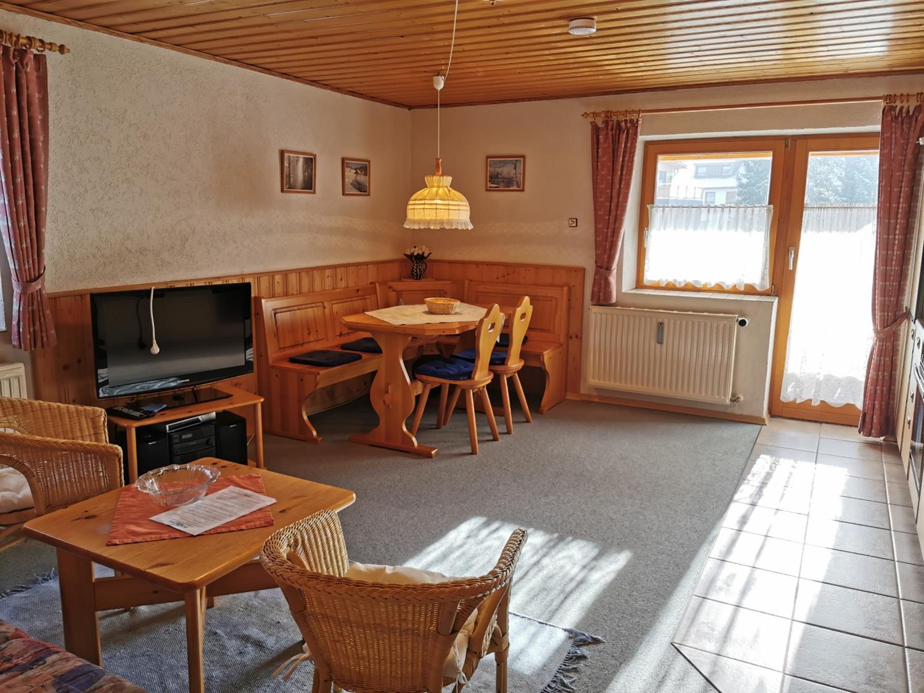 Haus Haidweg - Ferienwohnungen in Haidmühle im Dreiländereck DE-CZ-AT
