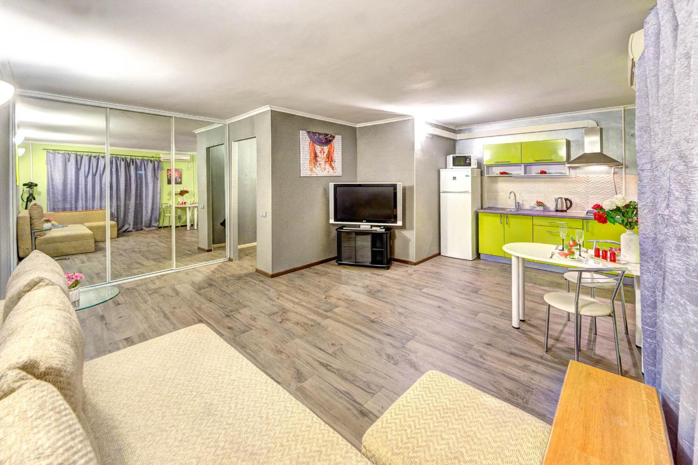 Apartments on Klovsky descent 20 view 2