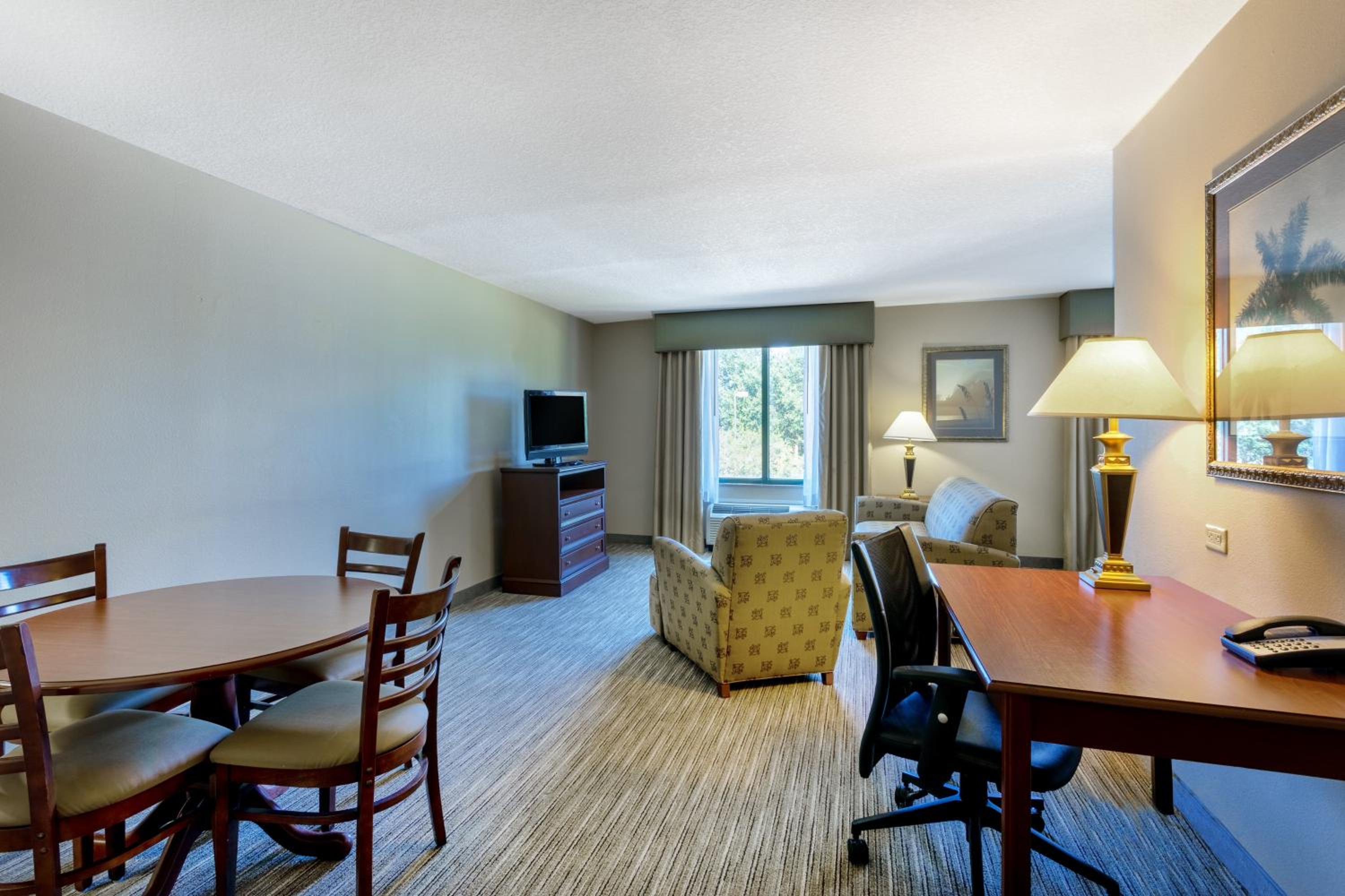 Holiday Inn Express  Suites Bradenton East-Lakewood Ranch, an IHG Hotel - Property Image 6