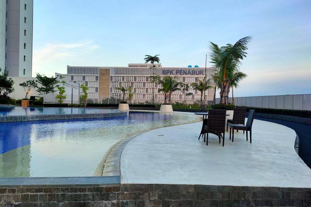 The Springlake and View Summarecon Bekasi Studio MDN Furnish and WiFi view 4
