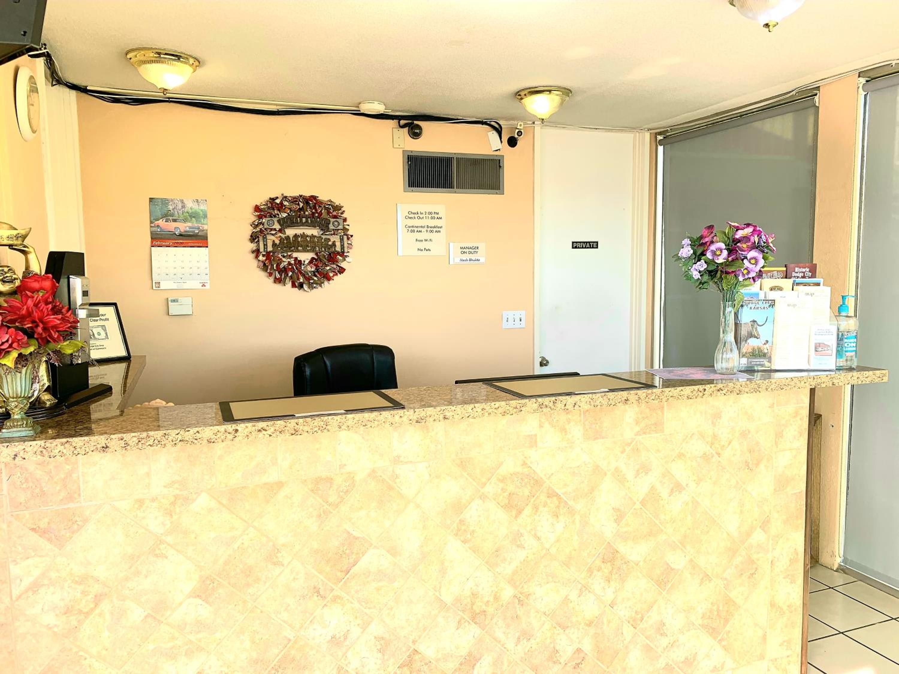 Dodge City Vacations - Executive Inn Dodge City, KS - Property Image 1