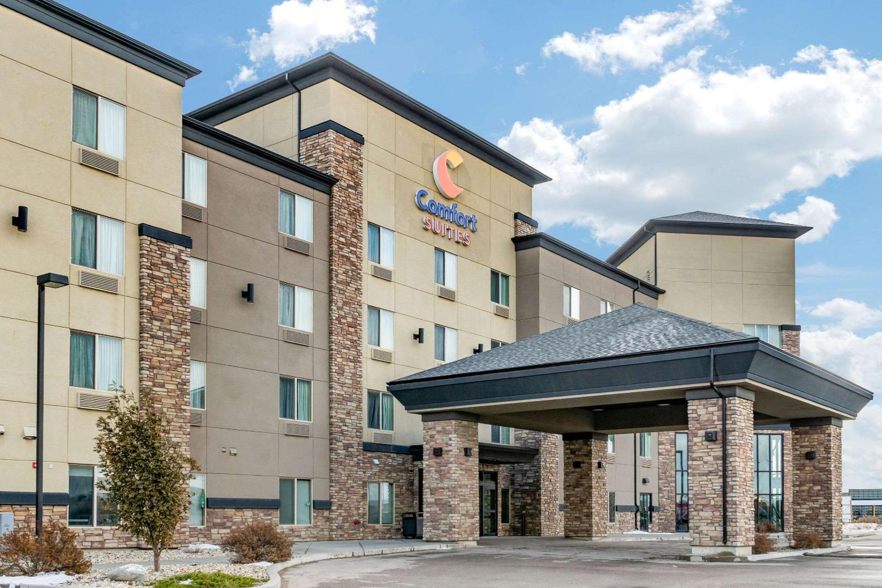 Saskatoon Vacations - Comfort Suites - Property Image 1