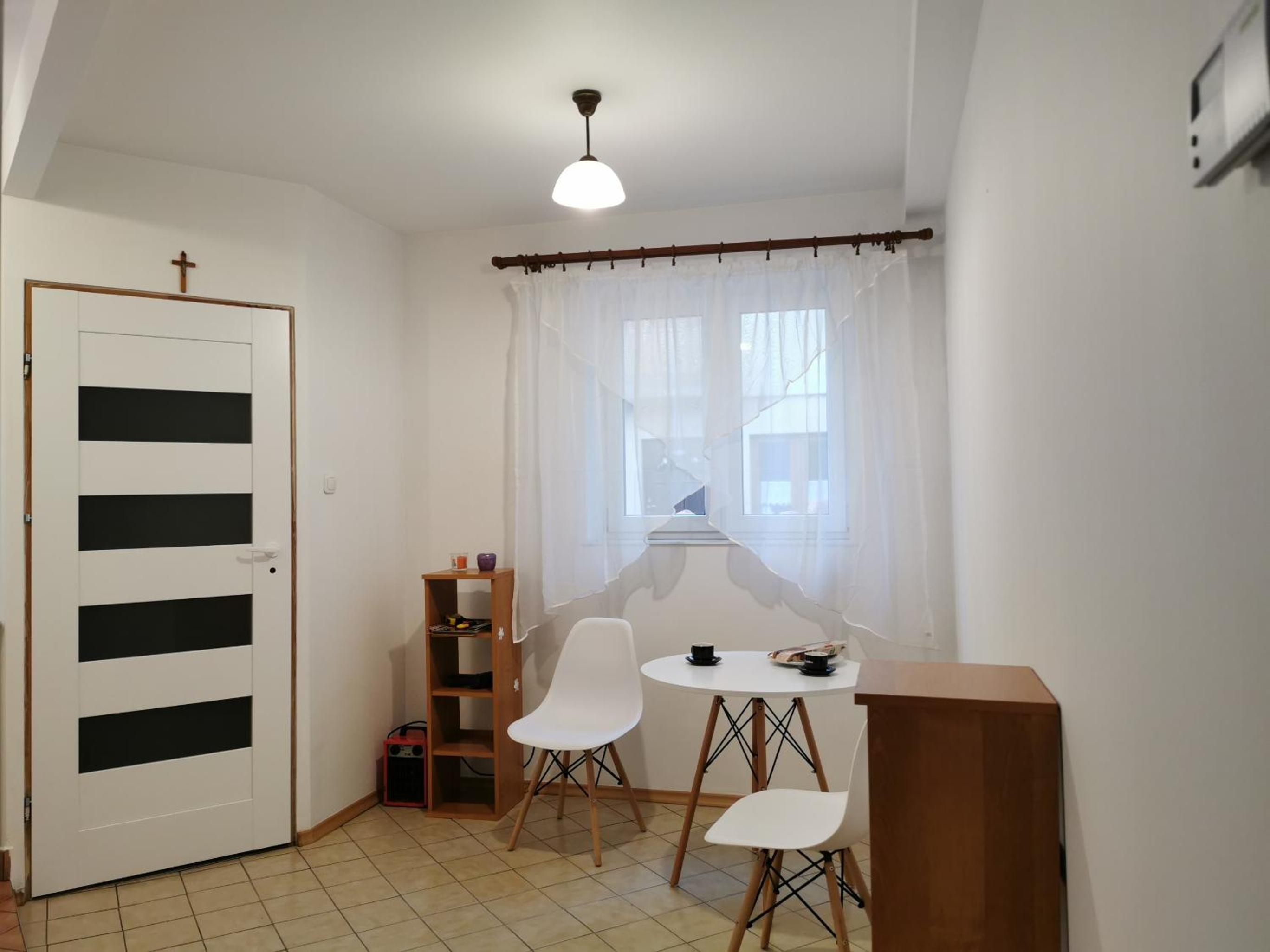 WHITE Apartment view 3