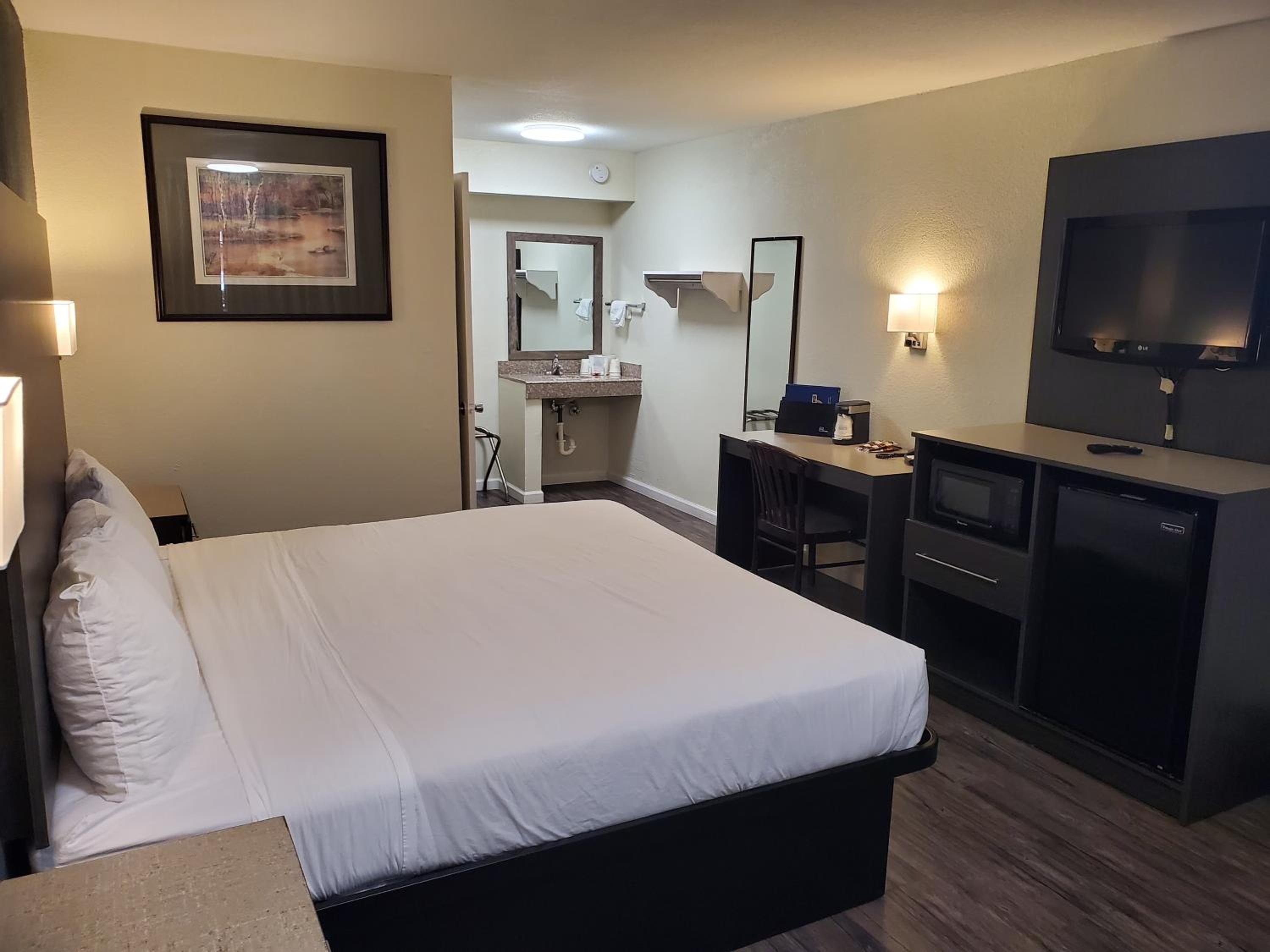 Lawton Vacations - Days Inn by Wyndham Lawton - Property Image 10