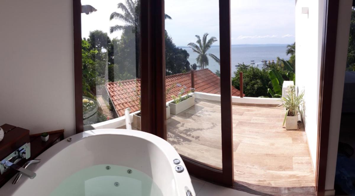 Casa moderna perto do mar