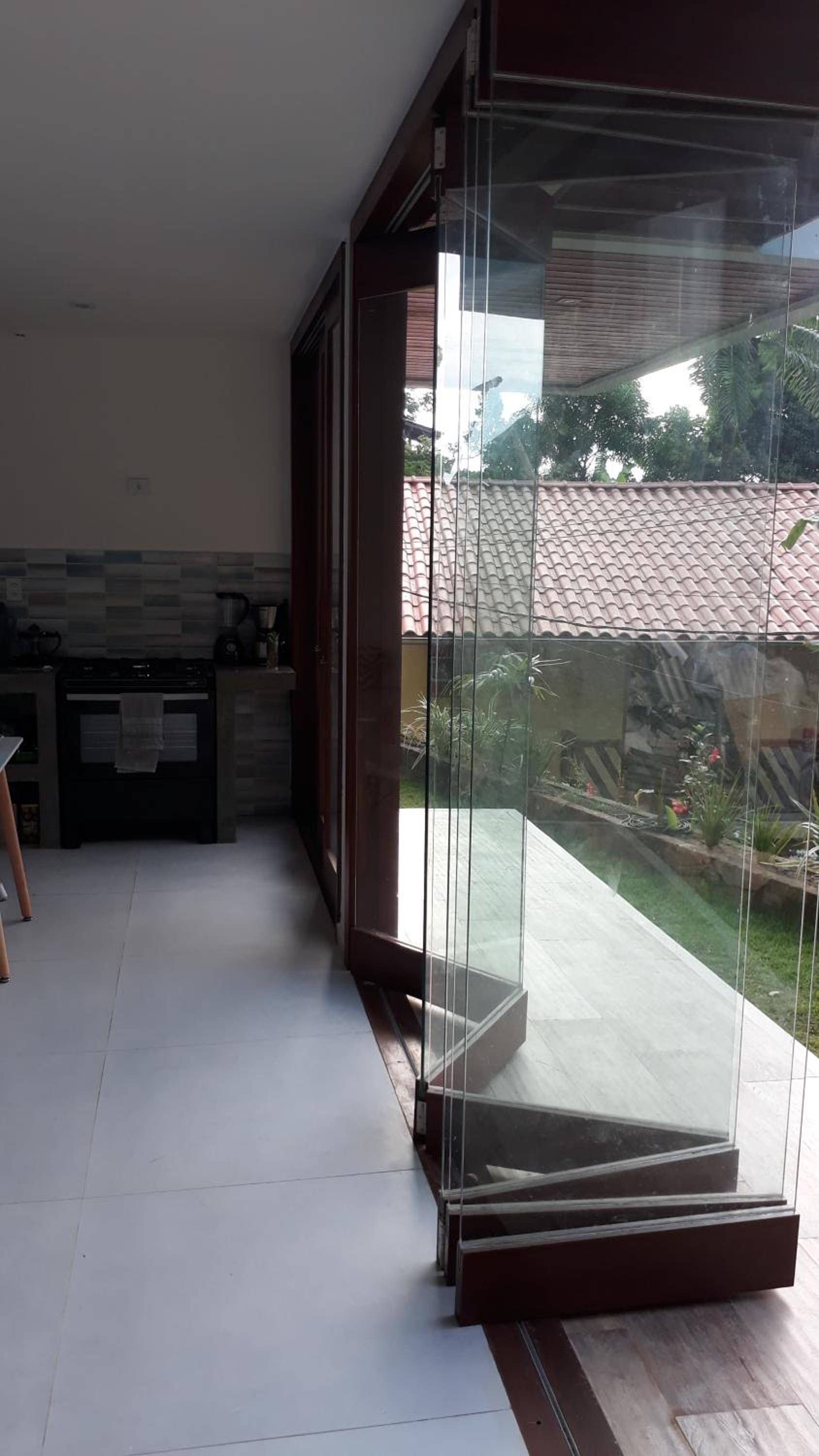 Casa moderna perto do mar