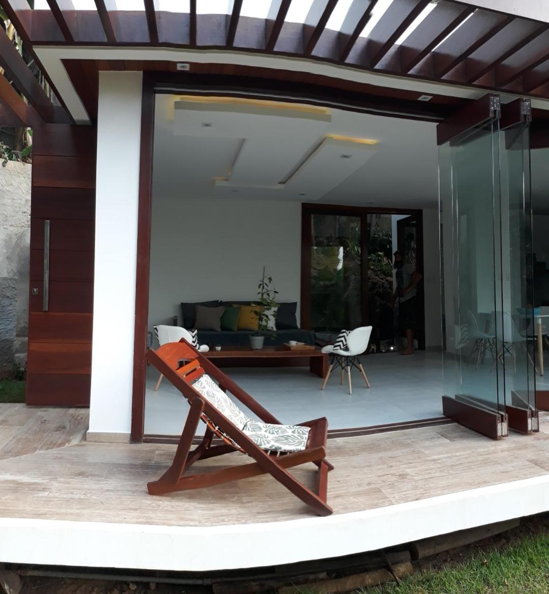 Casa moderna perto do mar