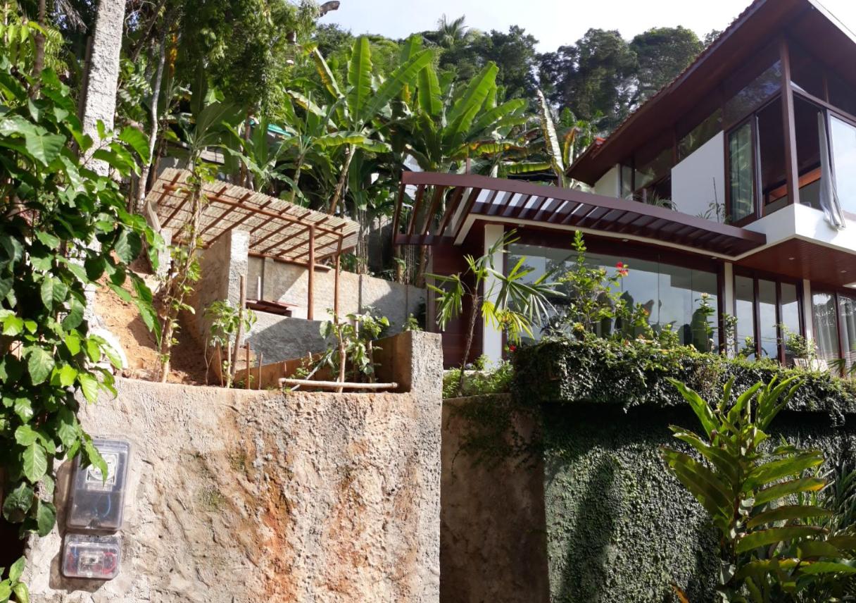 Casa moderna perto do mar