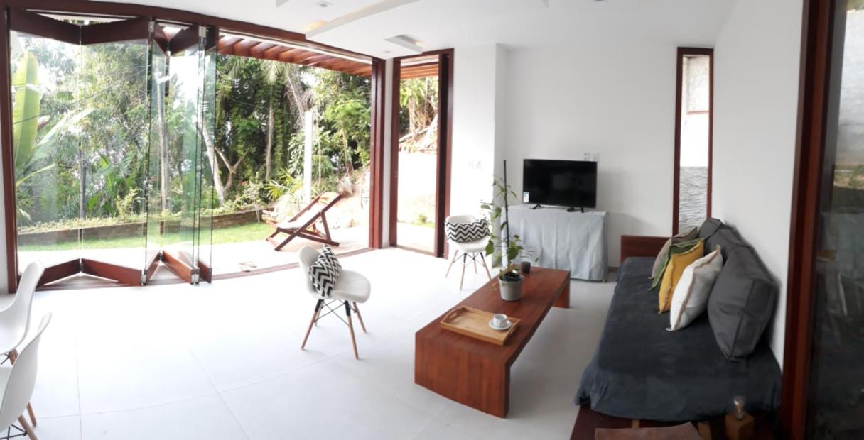 Casa moderna perto do mar