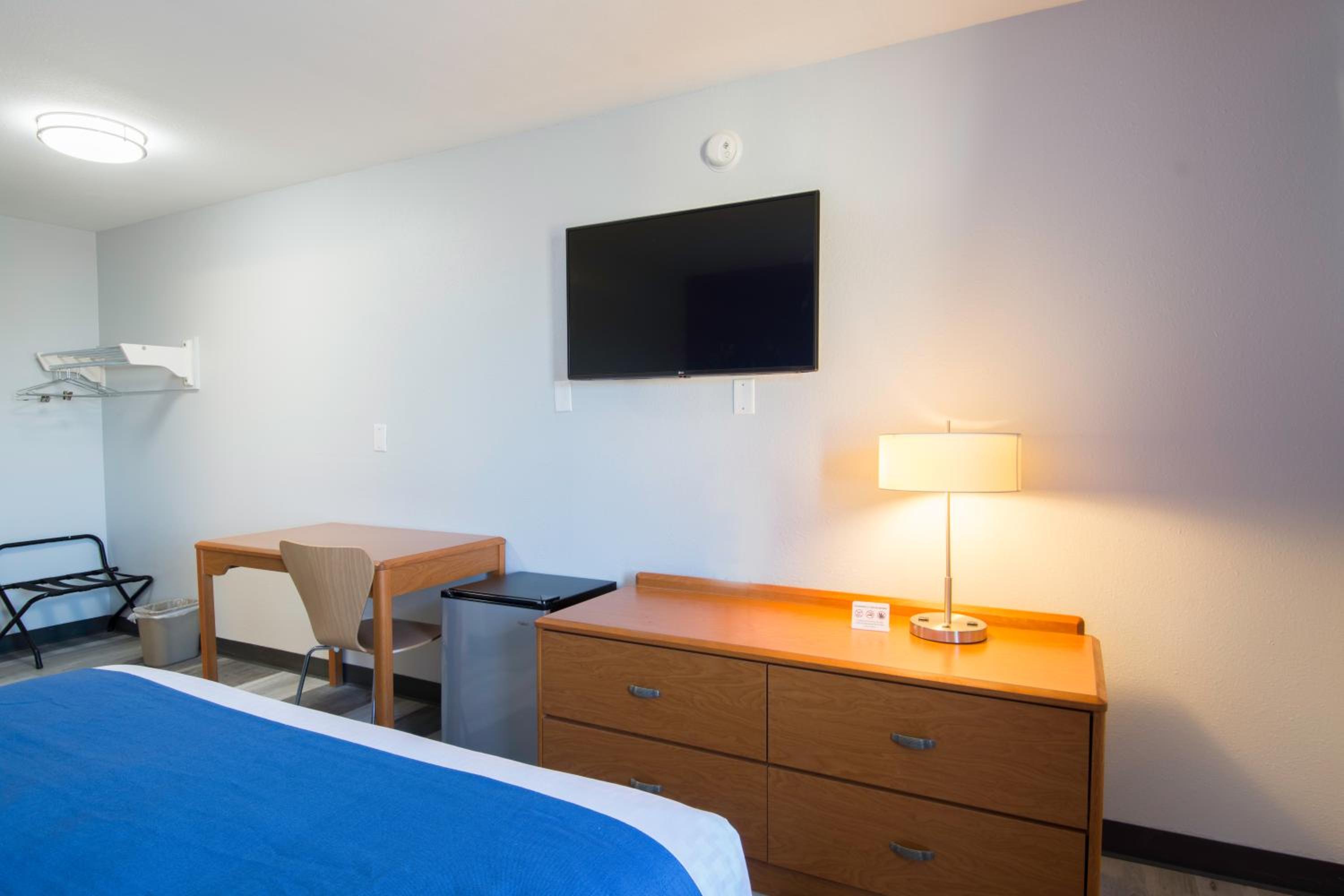Peoria Vacations - Americas Best Value Inn East Peoria - Property Image 2