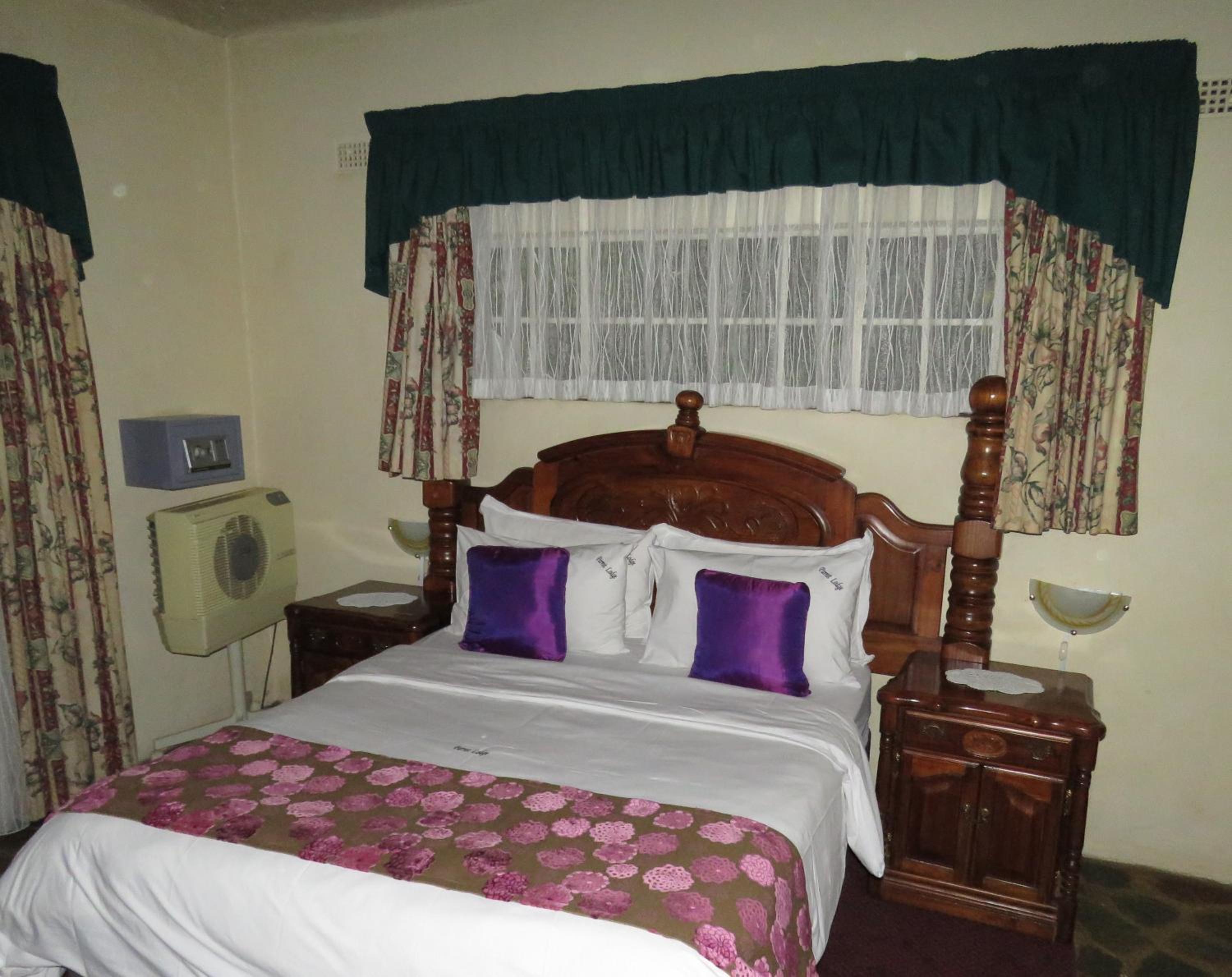 Parrot Lodge