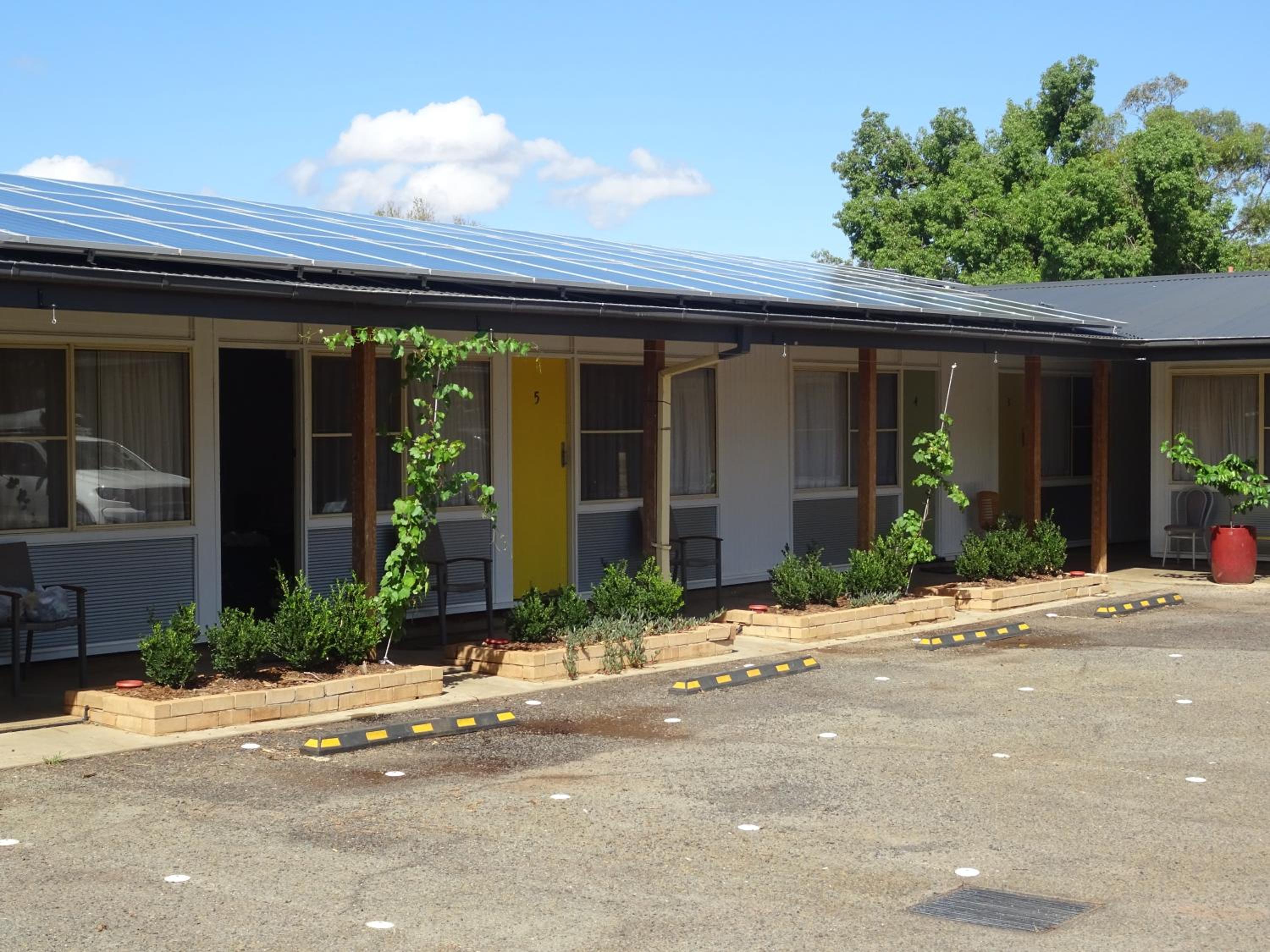Memphis Motor Inn- UNDER NEW MANAGEMENT
