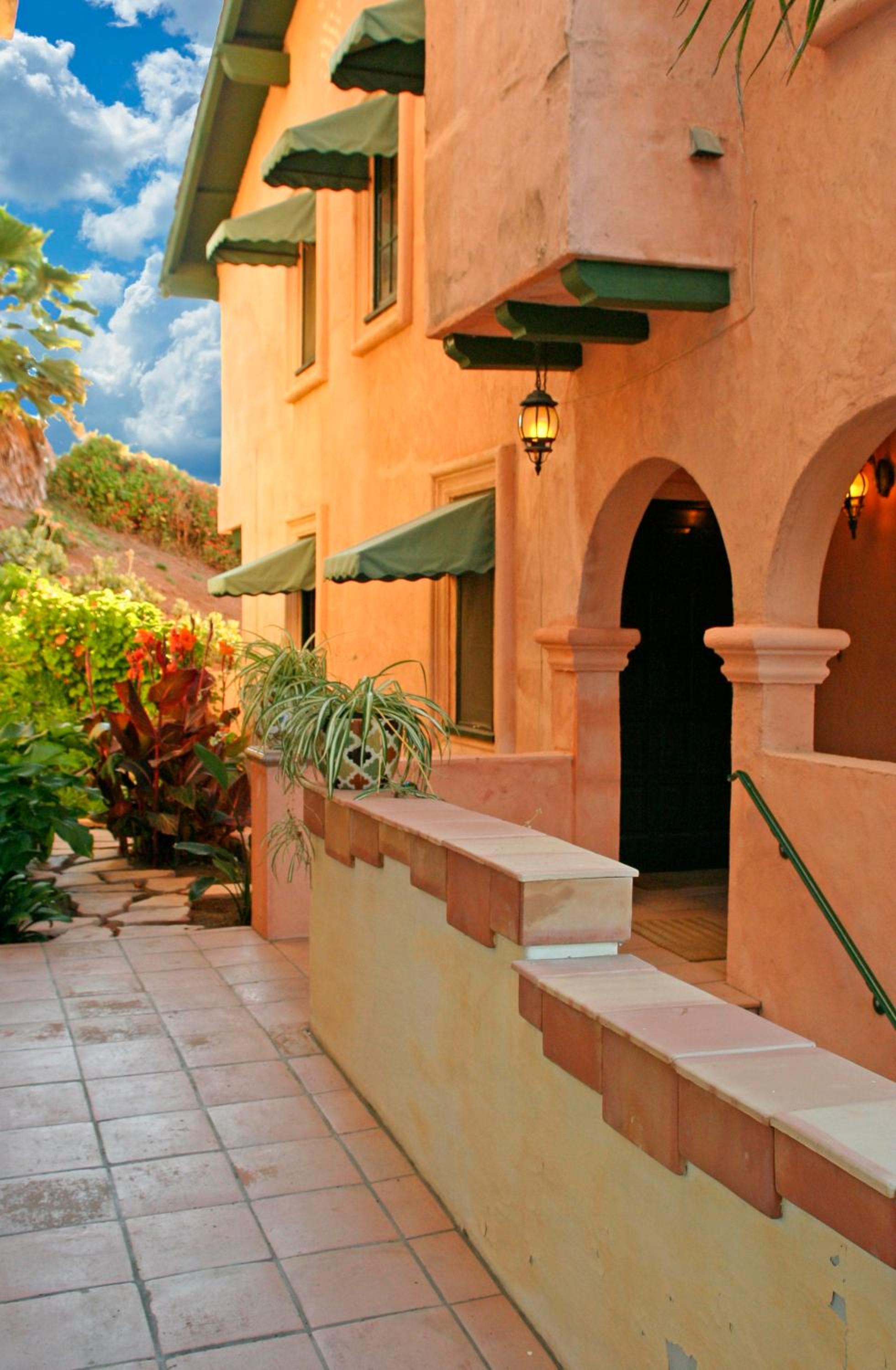 Topanga Canyon Inn Bed and Breakfast - Property Image 19