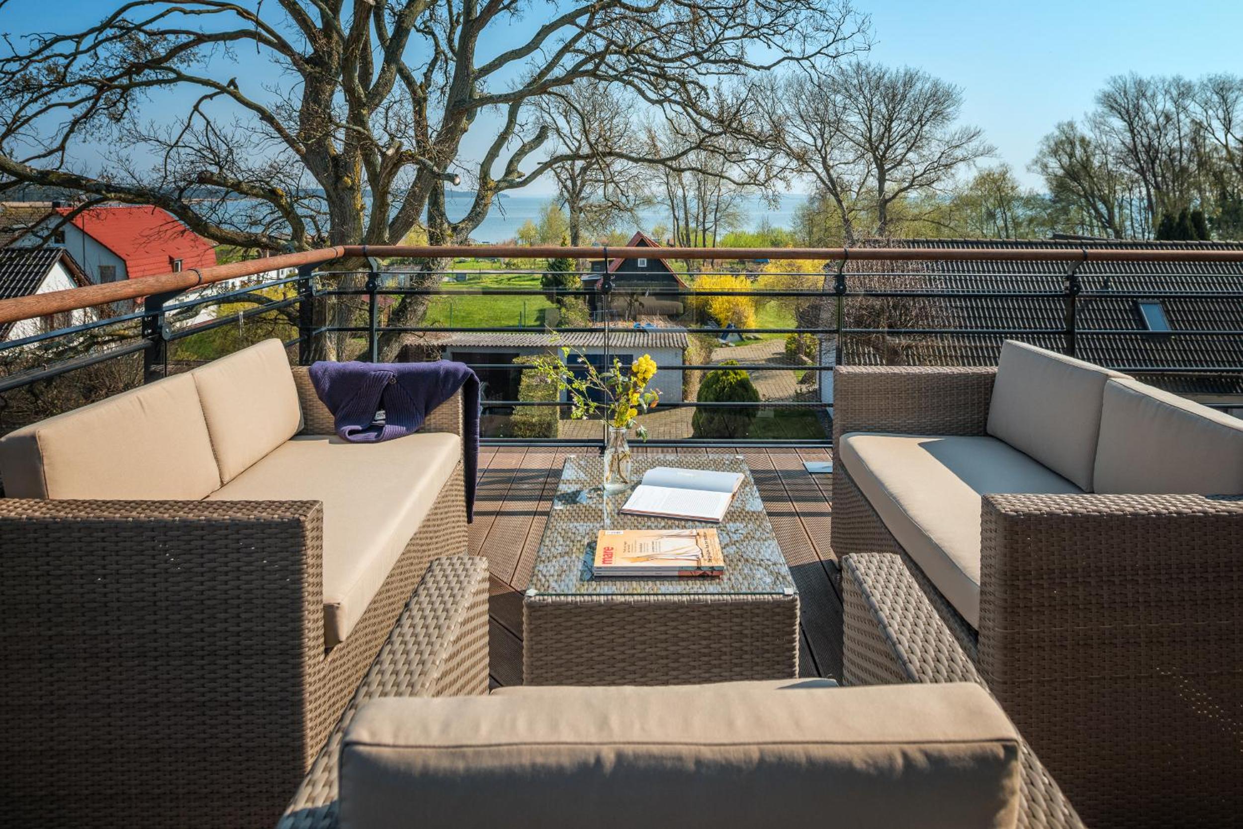 Villa Lotsenhäuser Rügen - Luxus Ferienhaus - 3 Schlafzimmer - Sauna - Dachterrasse mit Boddenblick view 2
