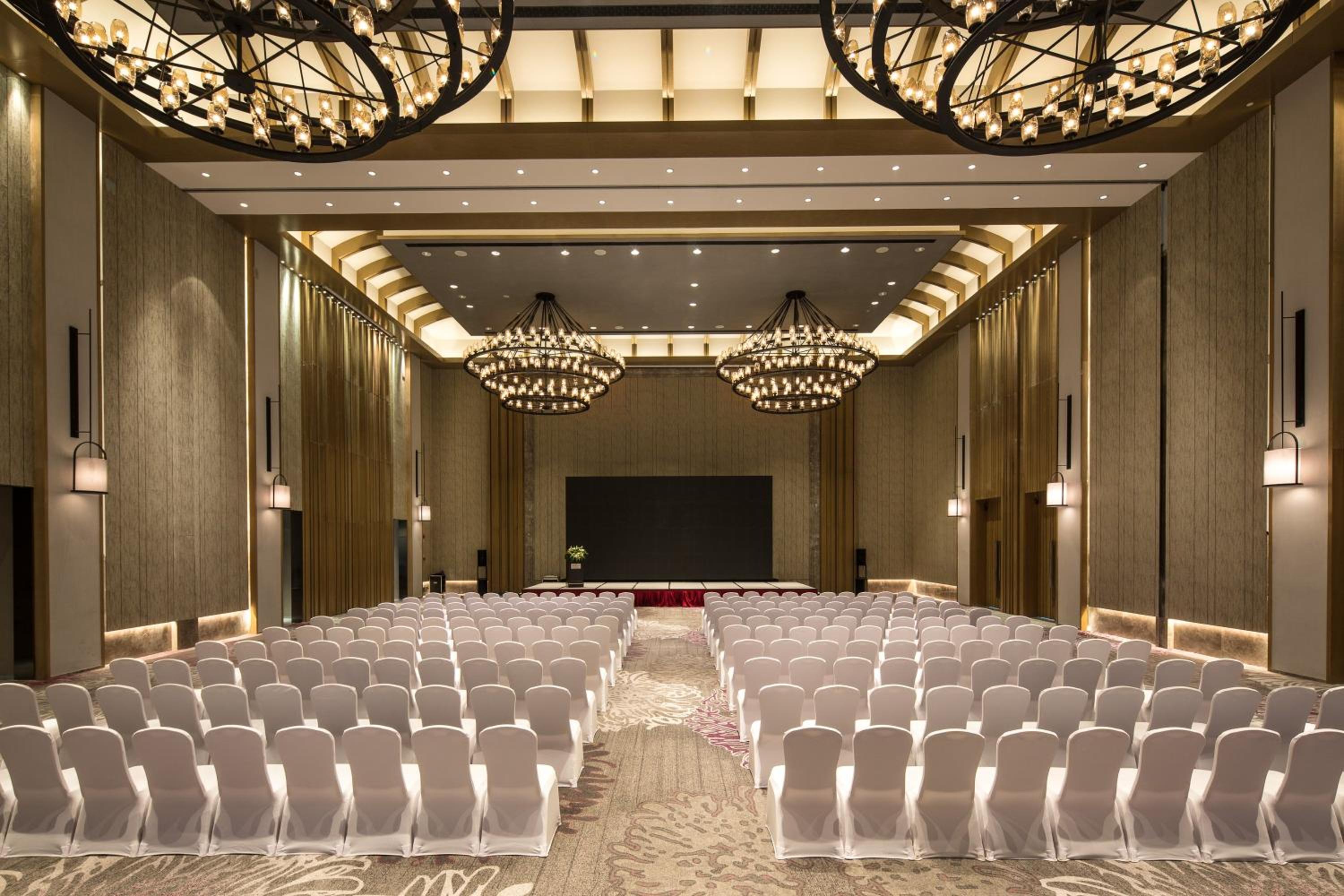 Crowne Plaza QingdaoOriental Movie Metropolis by IHG