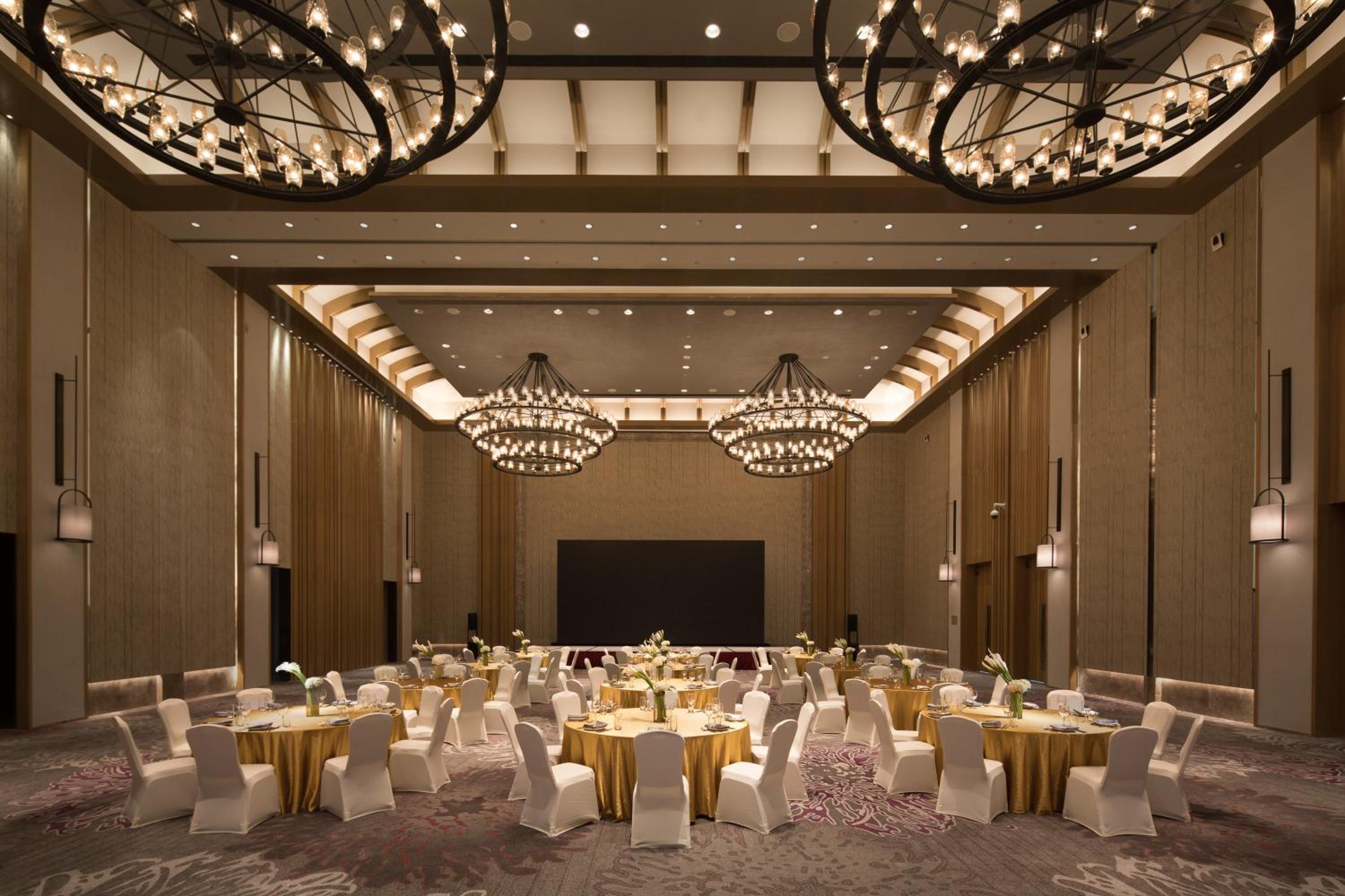 Crowne Plaza QingdaoOriental Movie Metropolis by IHG