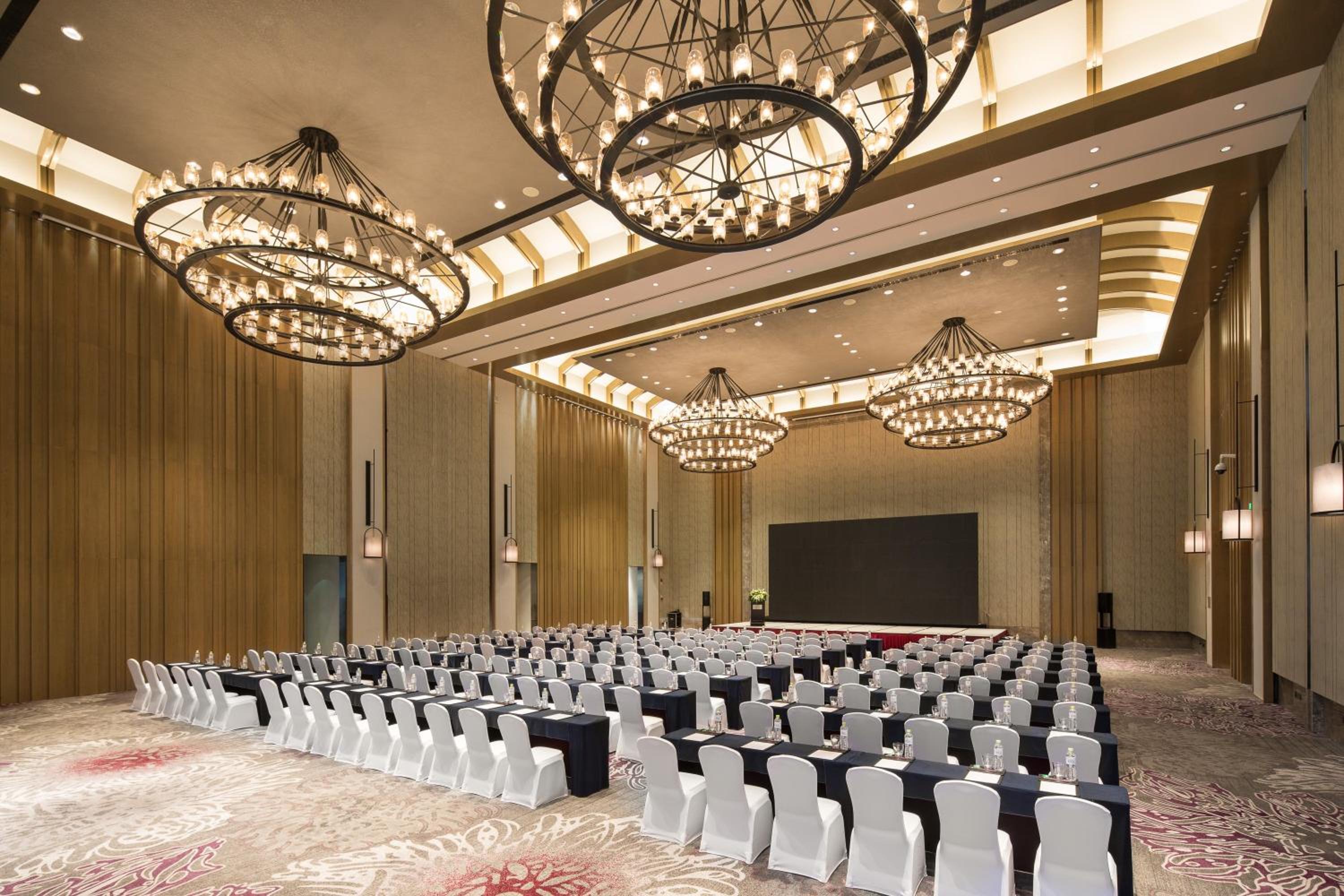 Crowne Plaza QingdaoOriental Movie Metropolis by IHG