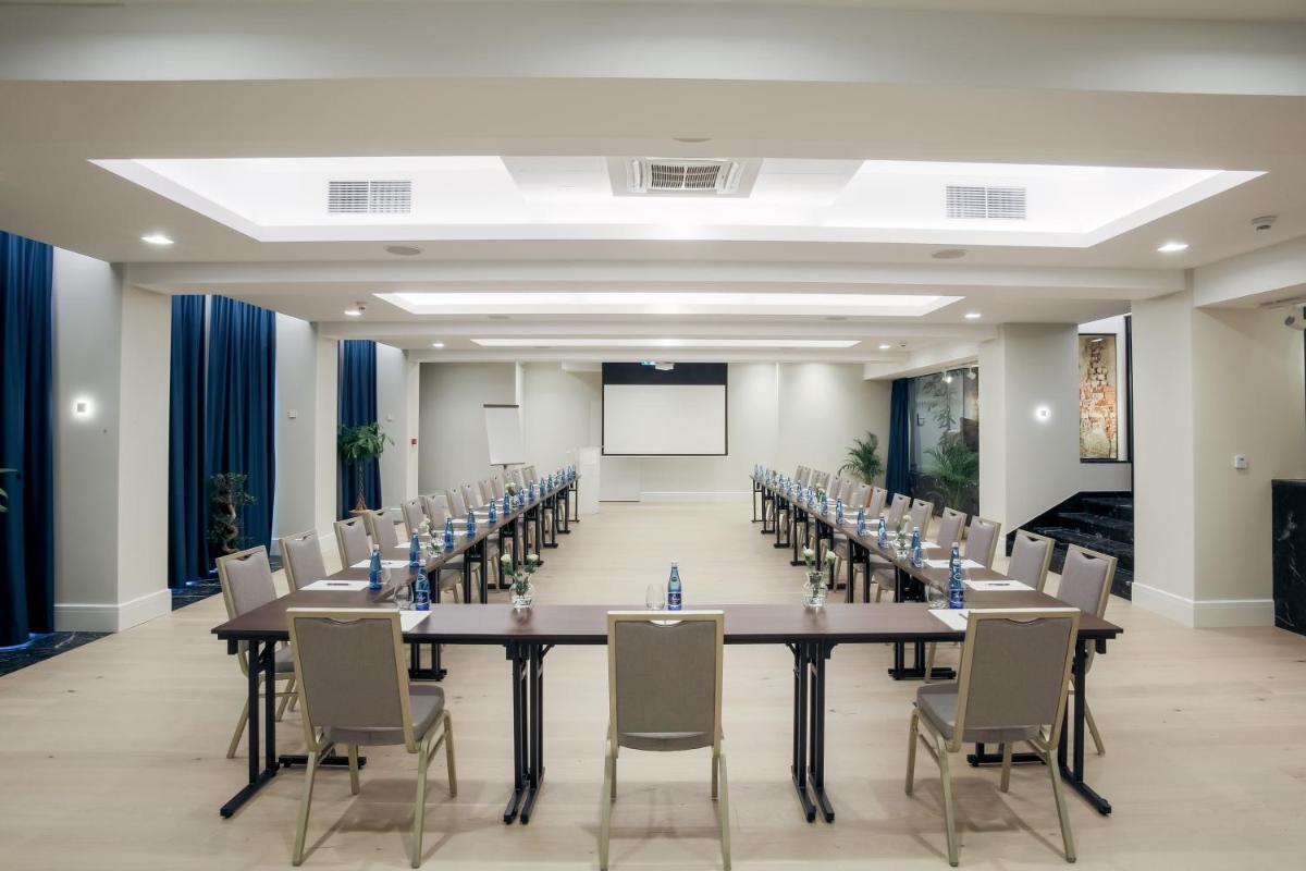 meeting room
