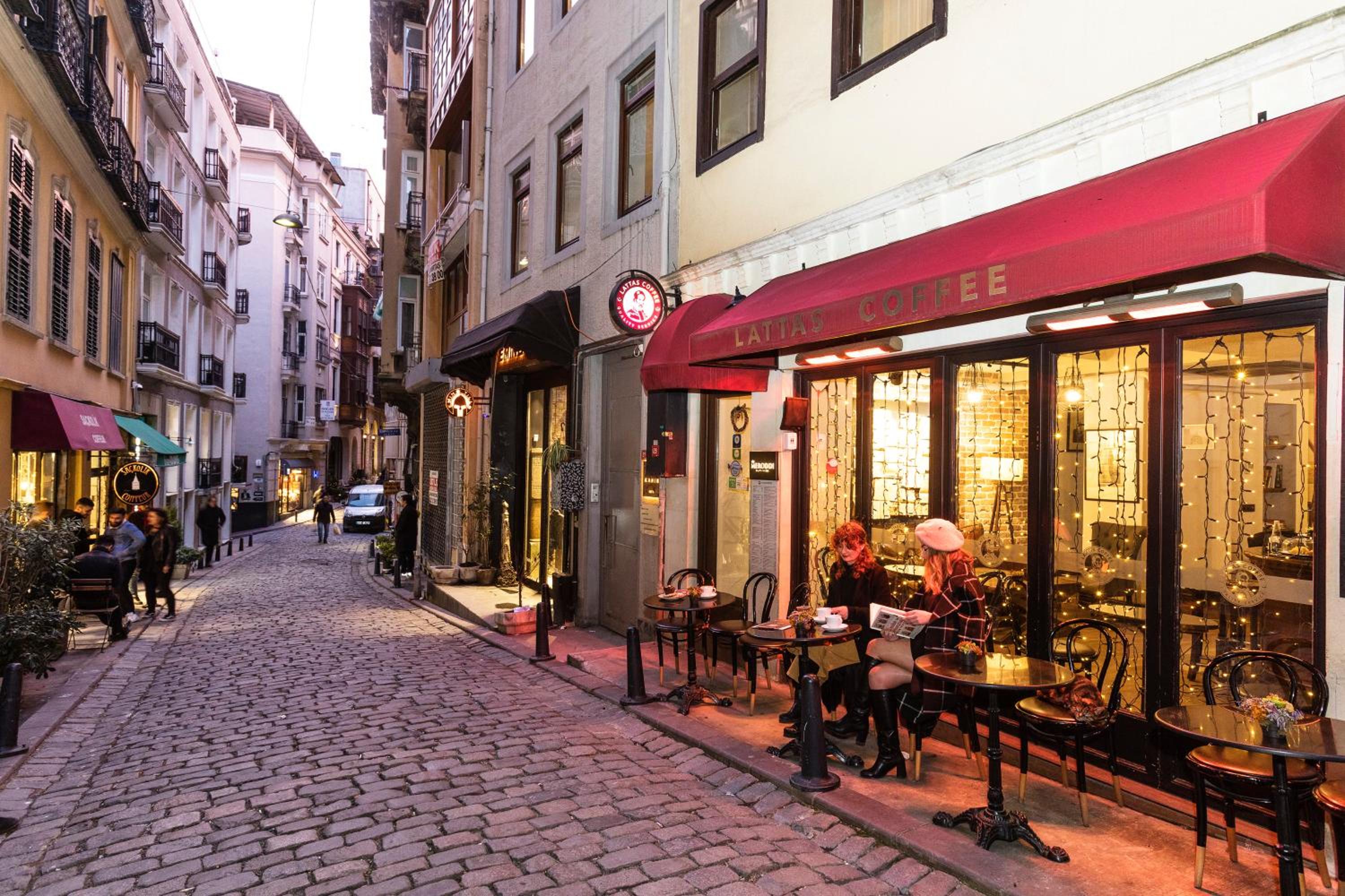 Meroddi Galata Mansion - Image 19