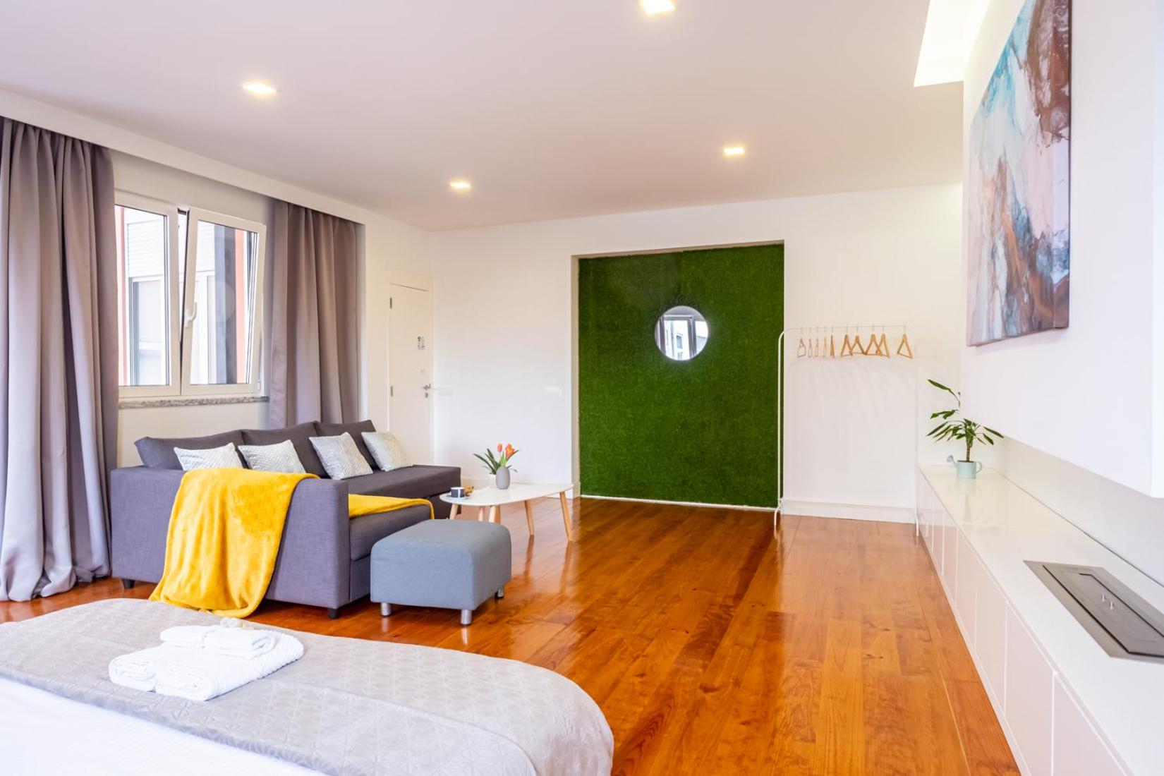 Hola Lisbon Suites
