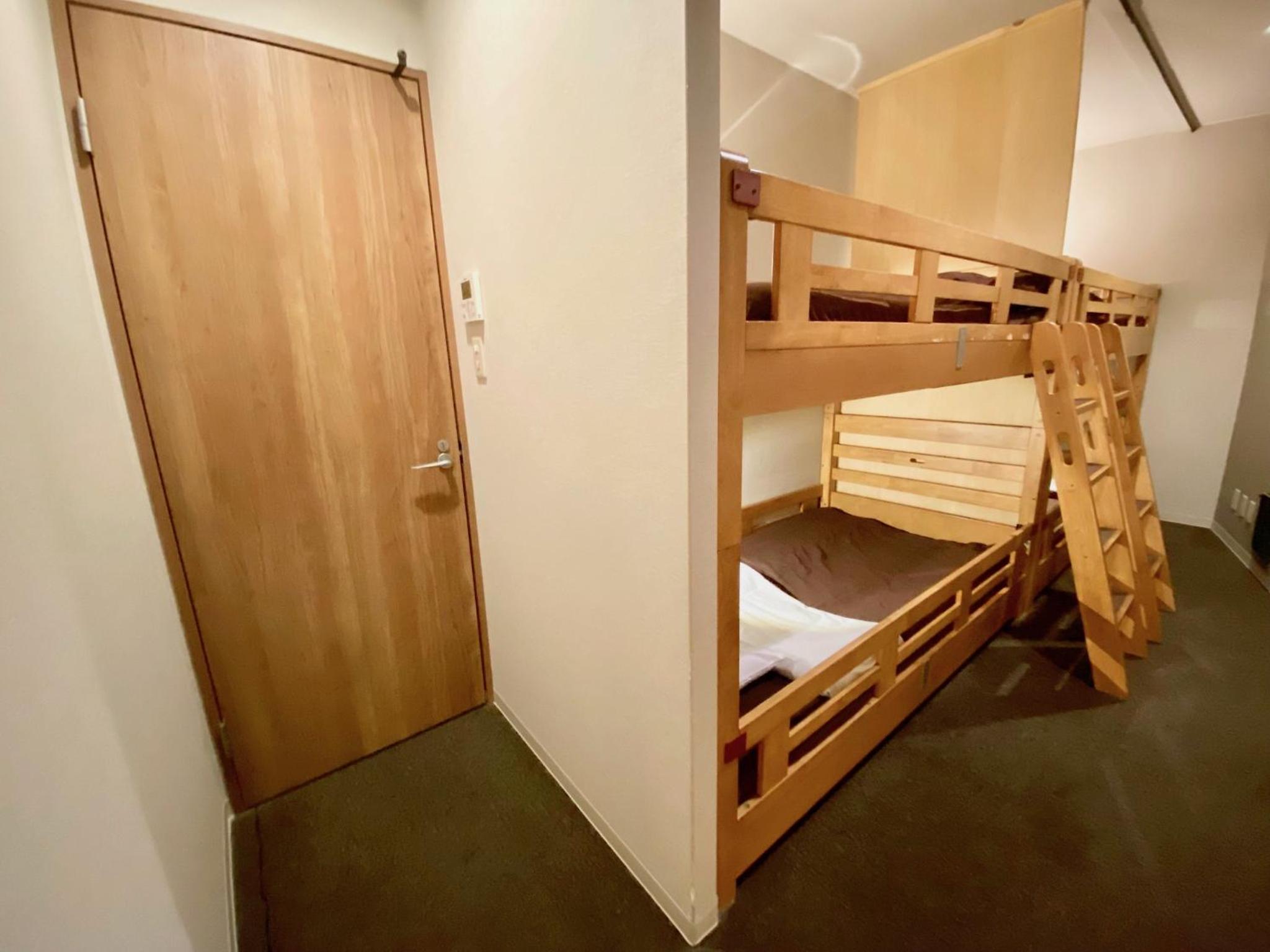 Osaka Guesthouse Nest