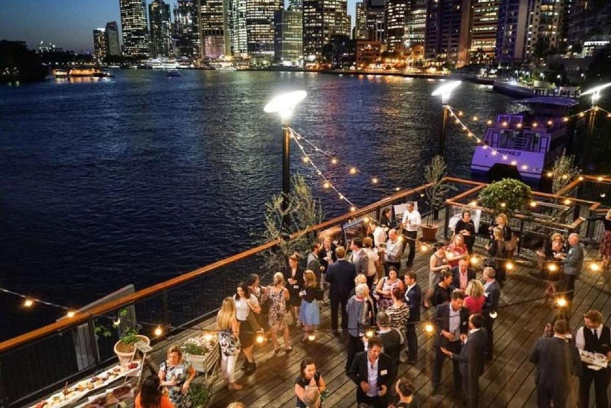Executive 3 Bedroom Family Suite - Brisbane CBD - Views - Netflix - Fast Wifi - Free parking