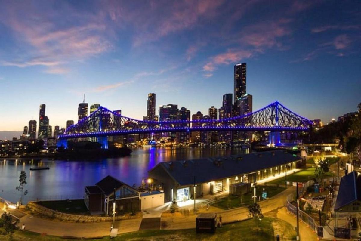Executive 3 Bedroom Family Suite - Brisbane CBD - Views - Netflix - Fast Wifi - Free parking