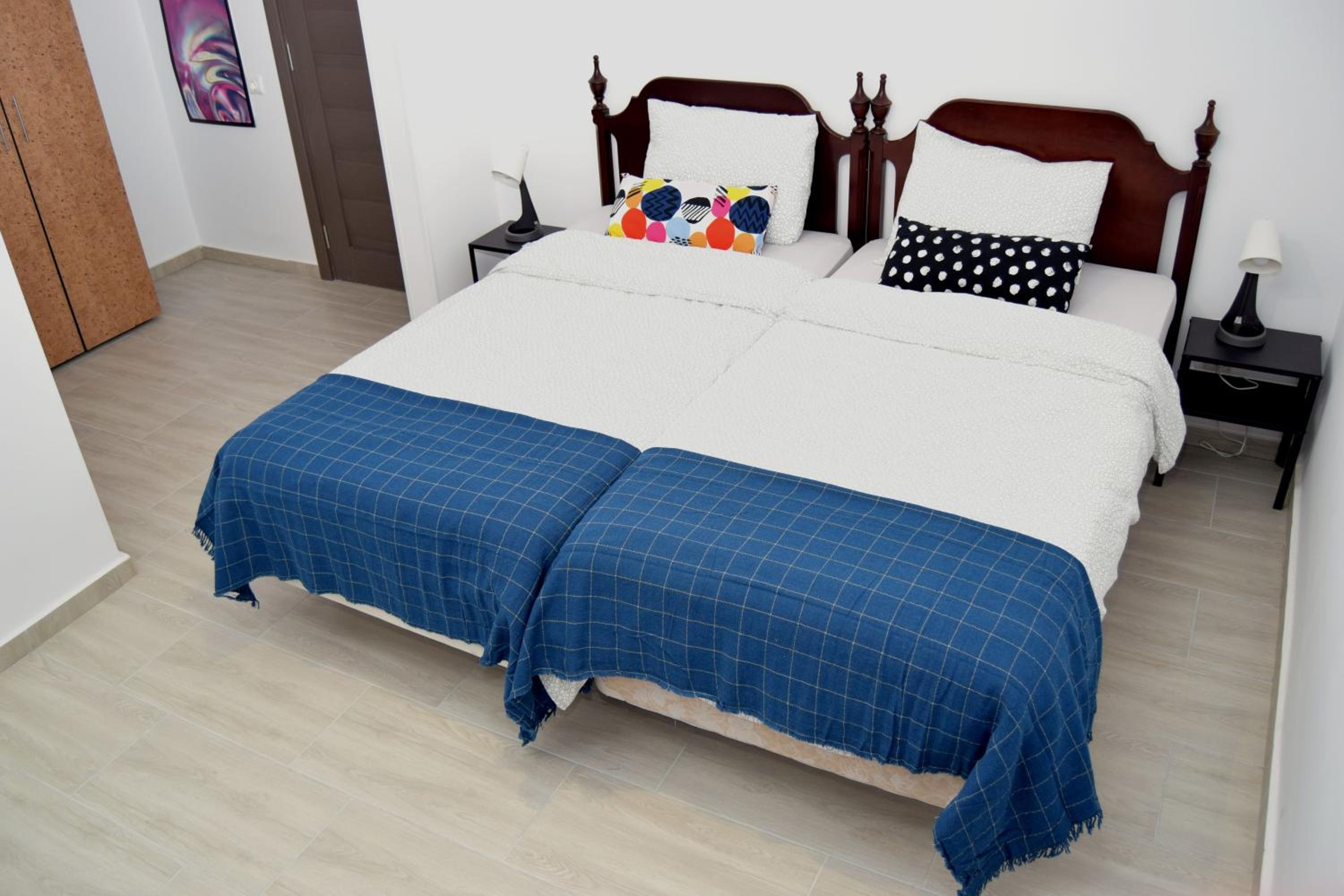 Hotel Road Rooms - Image 4