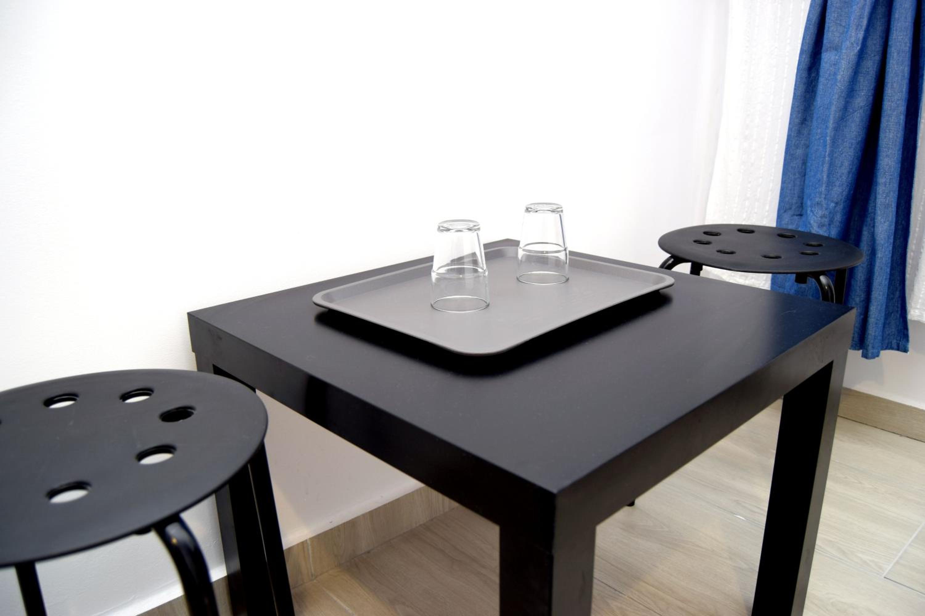 Hotel Road Rooms - Image 3
