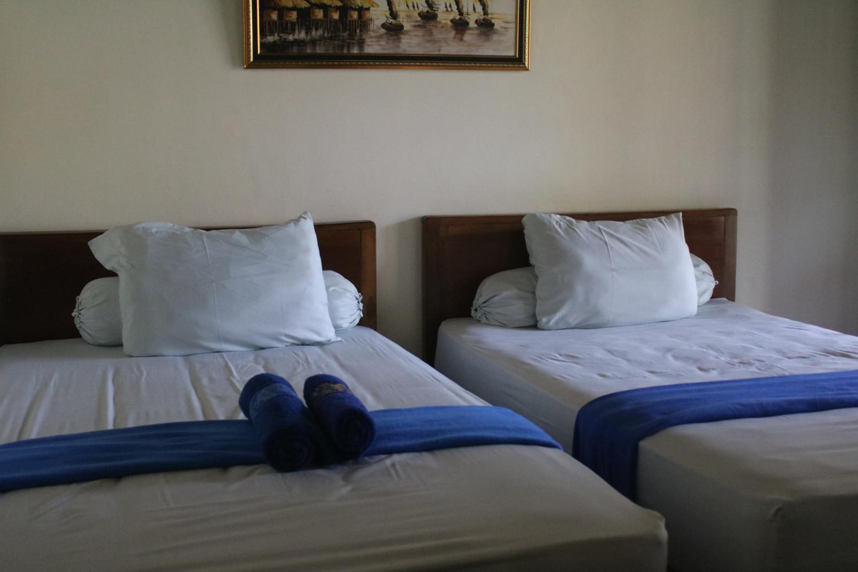 Arrys Watukarung Surfcamp