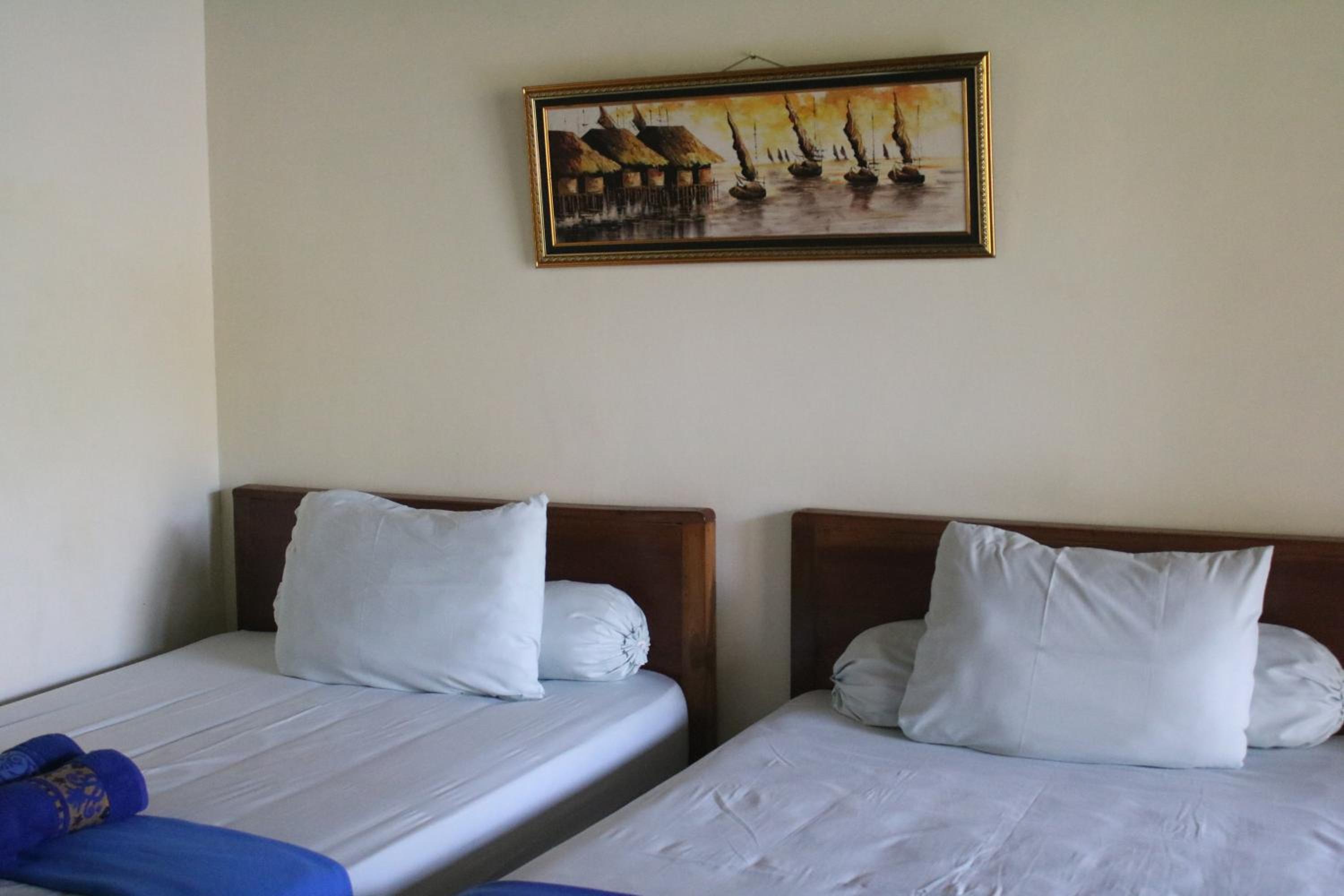 Arrys Watukarung Surfcamp