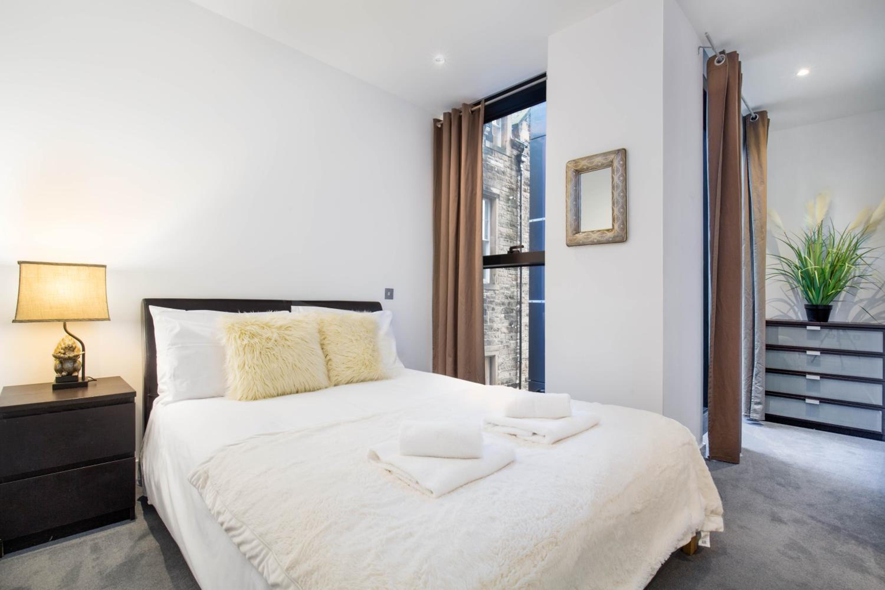 Quartermile Central Apartment view 4