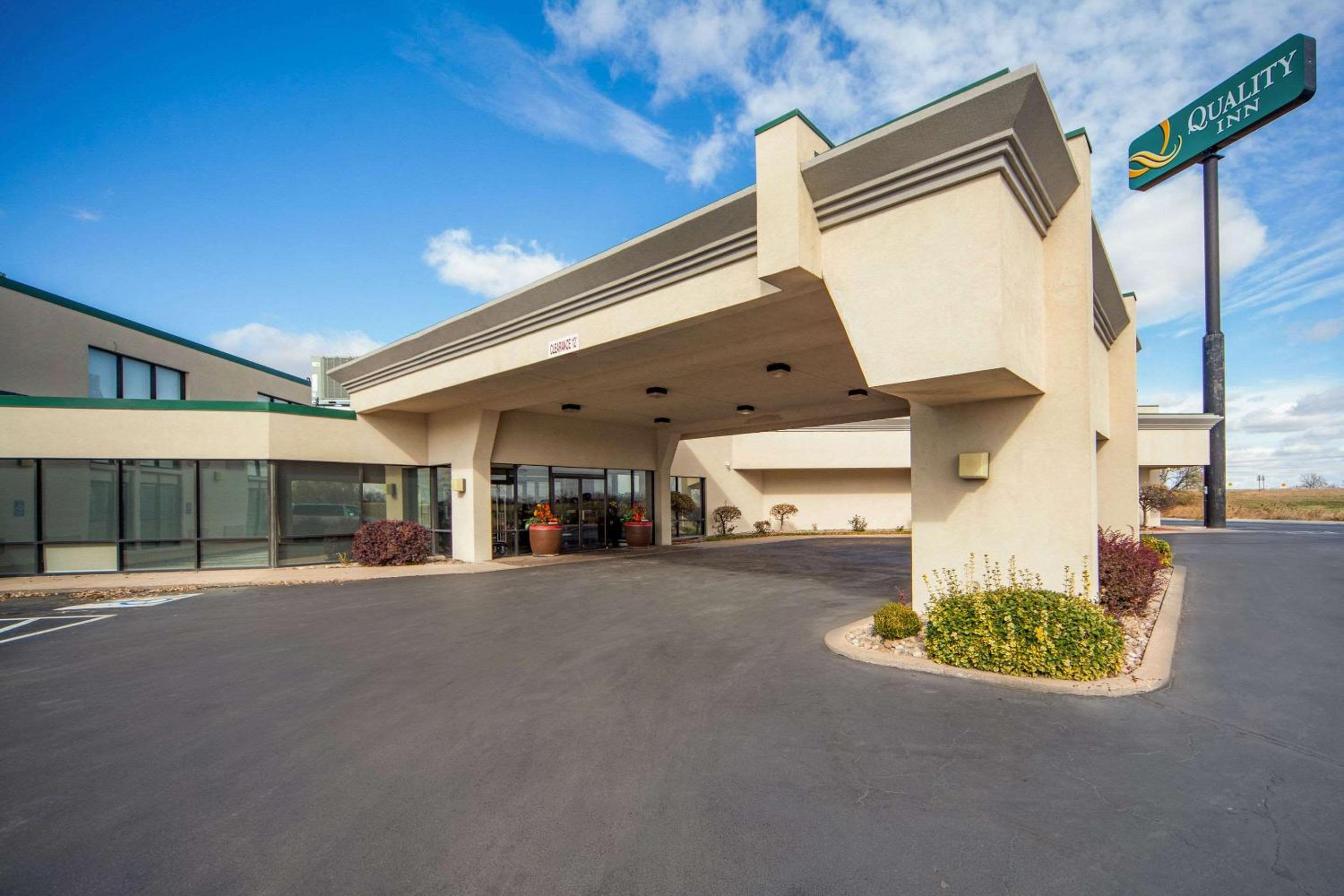 Quality Inn and Conference Center I-80 Grand Island view 3