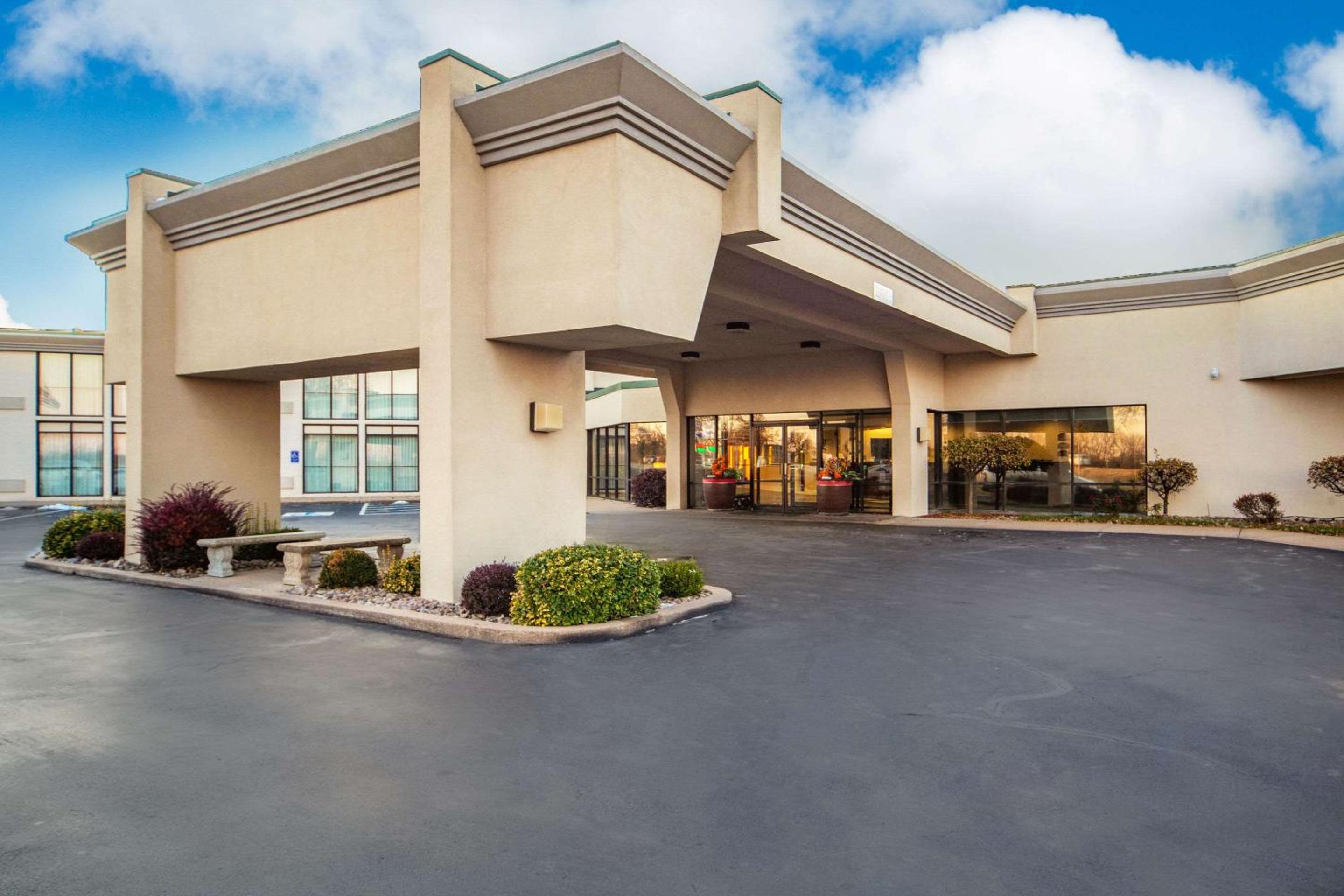 Quality Inn and Conference Center I-80 Grand Island view 2