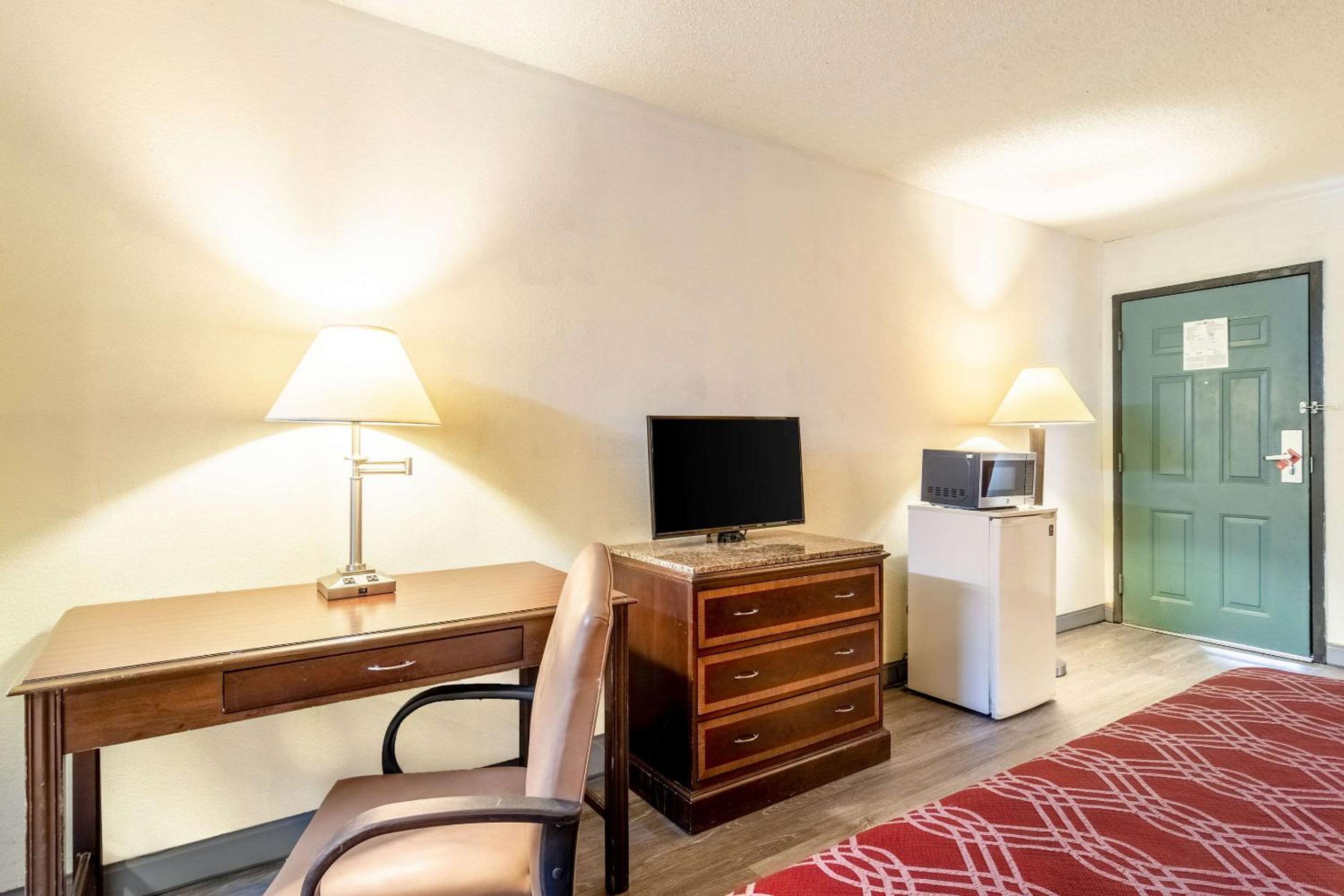 Econo Lodge Acworth East