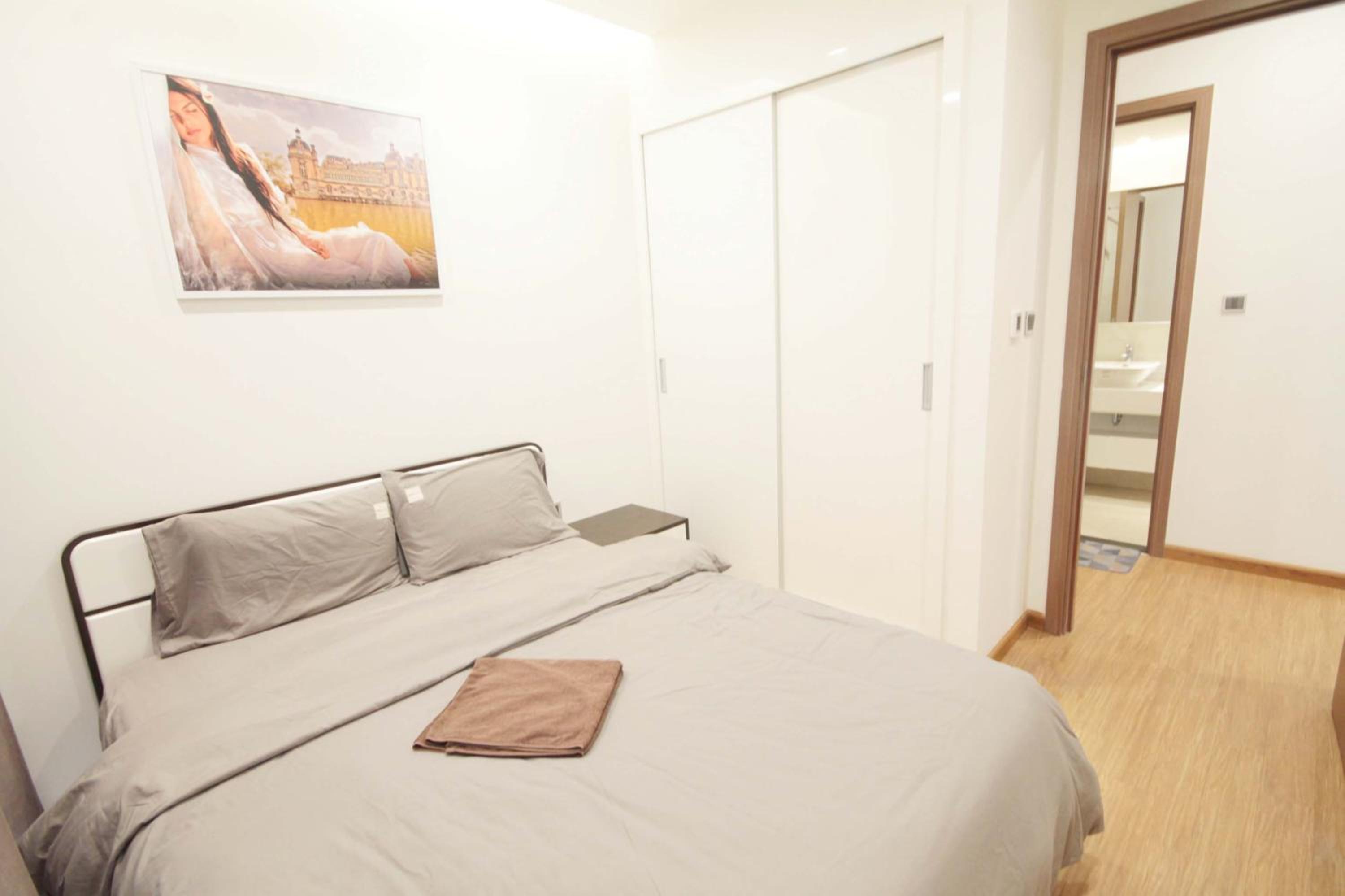BOM HOMES- VINHOMES METROPOLIS-Service Apartment