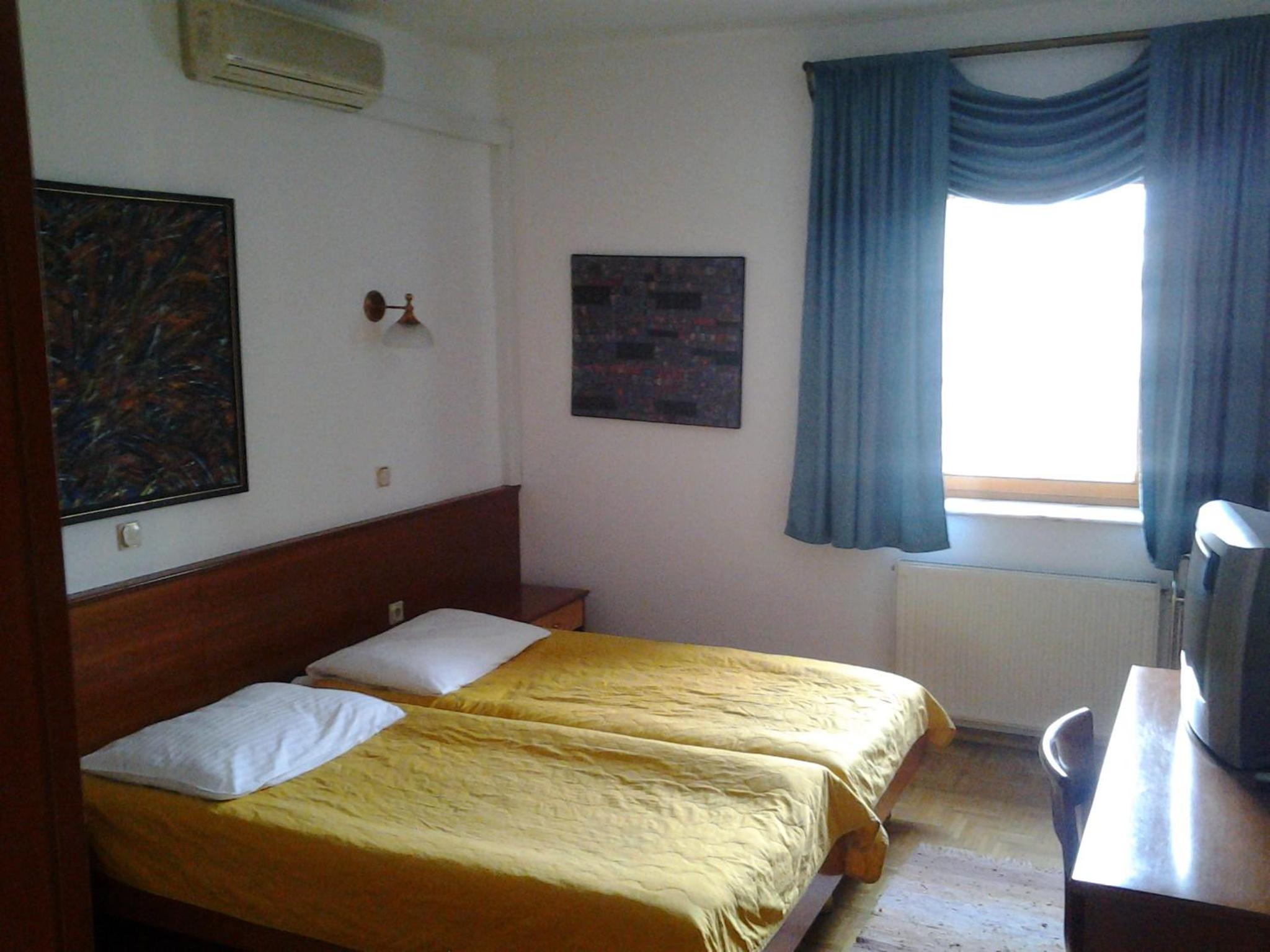 Photo 48