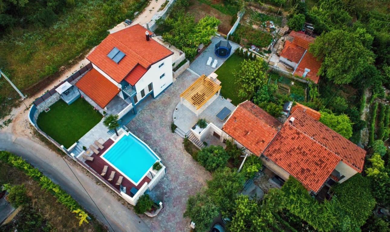 Luxury villa Vitam in Imotski, private pool view 2