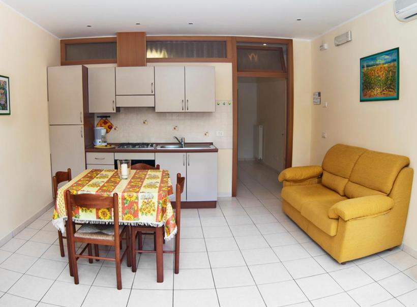 Casa Facchinetti Yellow apartment view 3