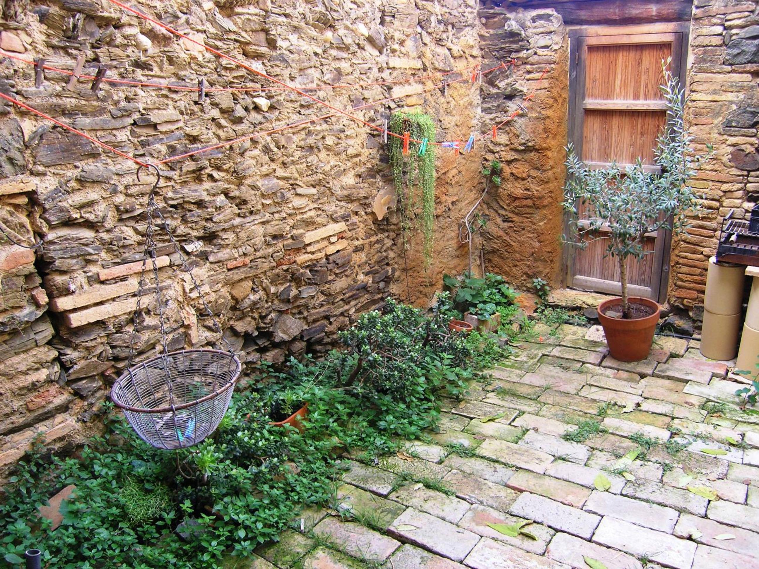 Photo 47