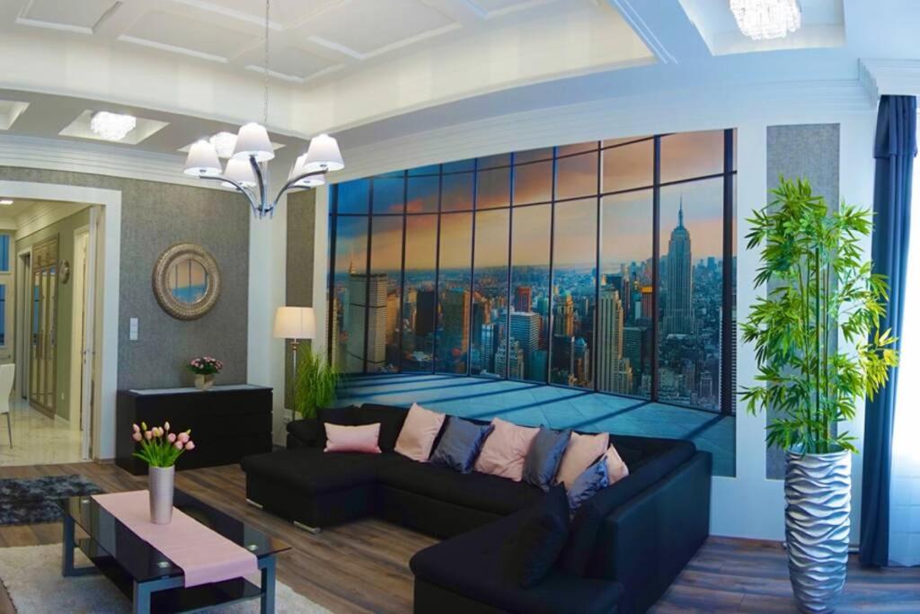Parliament Square Apartment