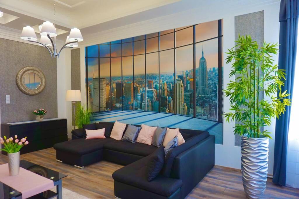 Parliament Square Apartment