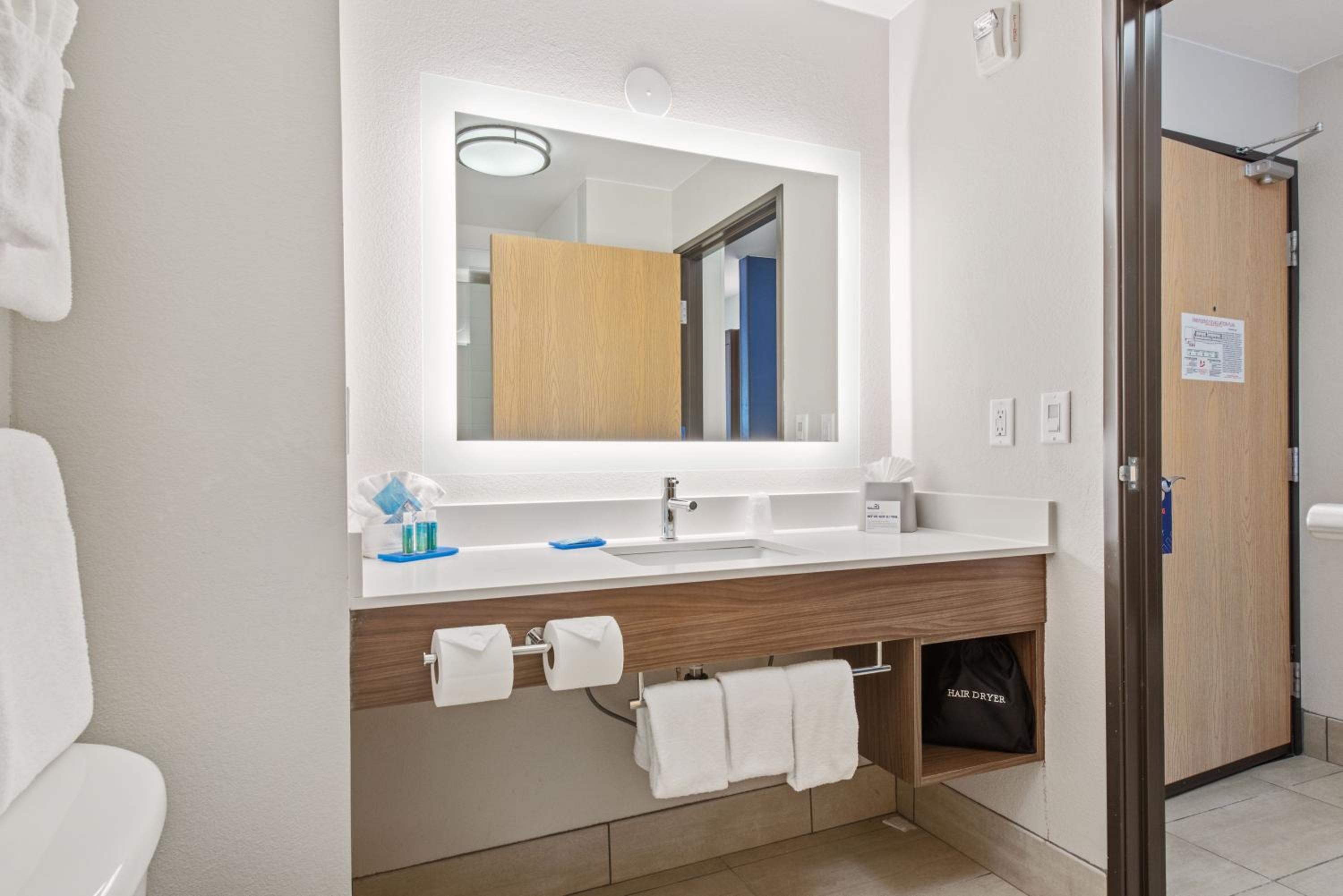Holiday Inn Express West Valley City, an IHG Hotel - Property Image 35